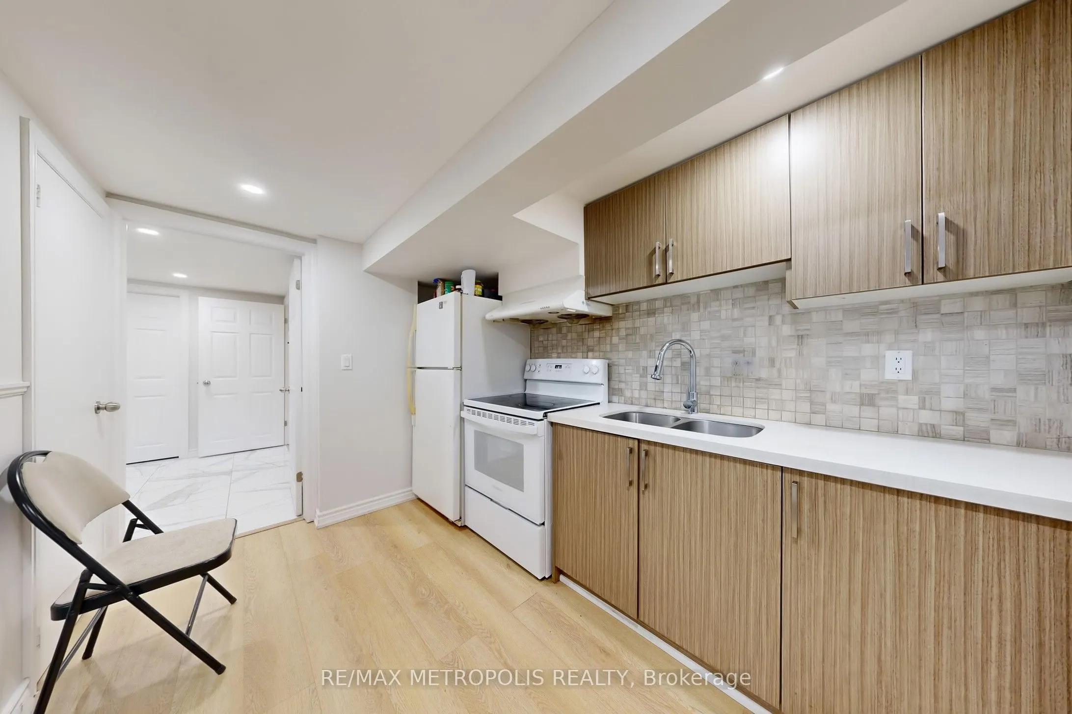 162 Lord Roberts Drive, #Main