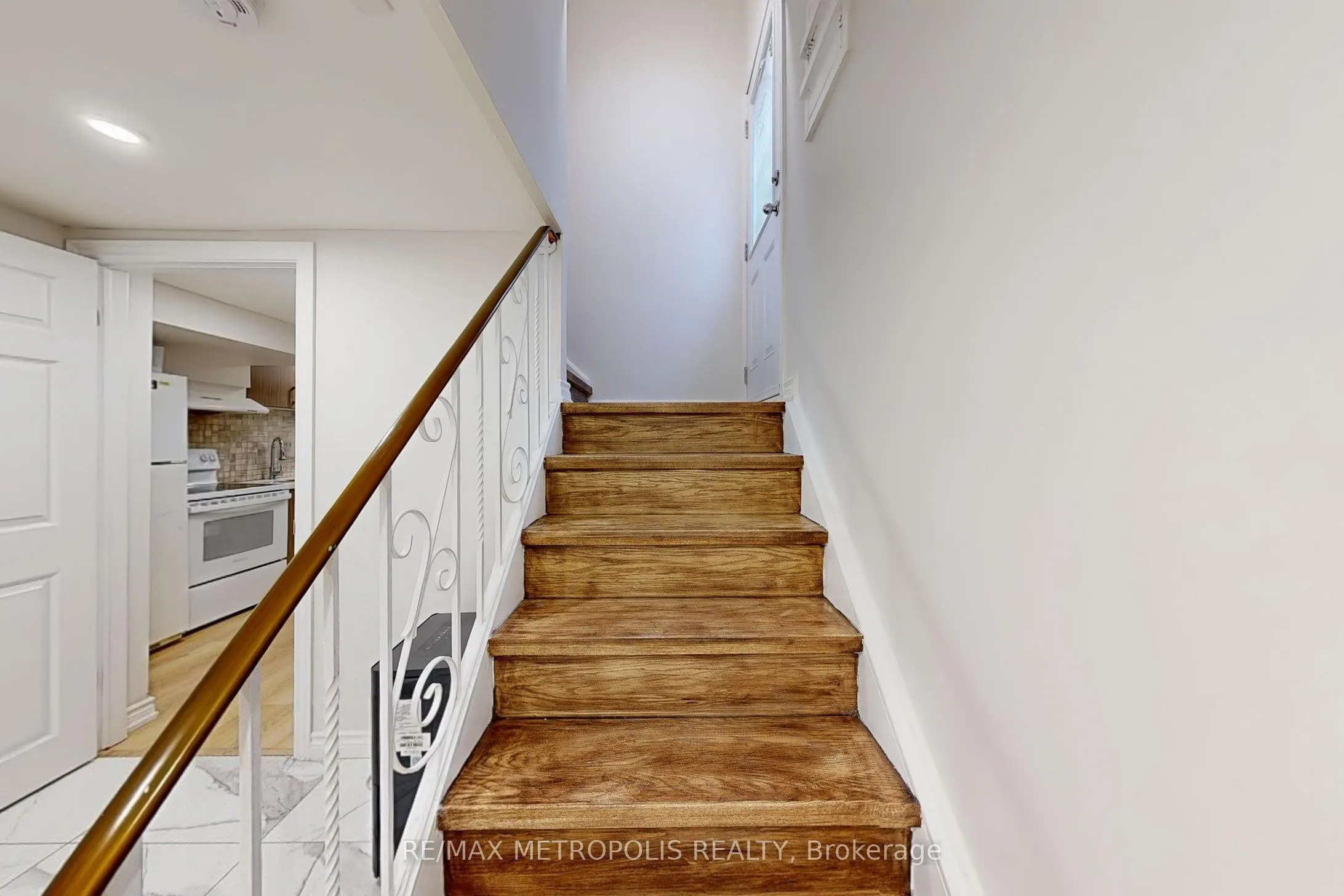 162 Lord Roberts Drive, #Main