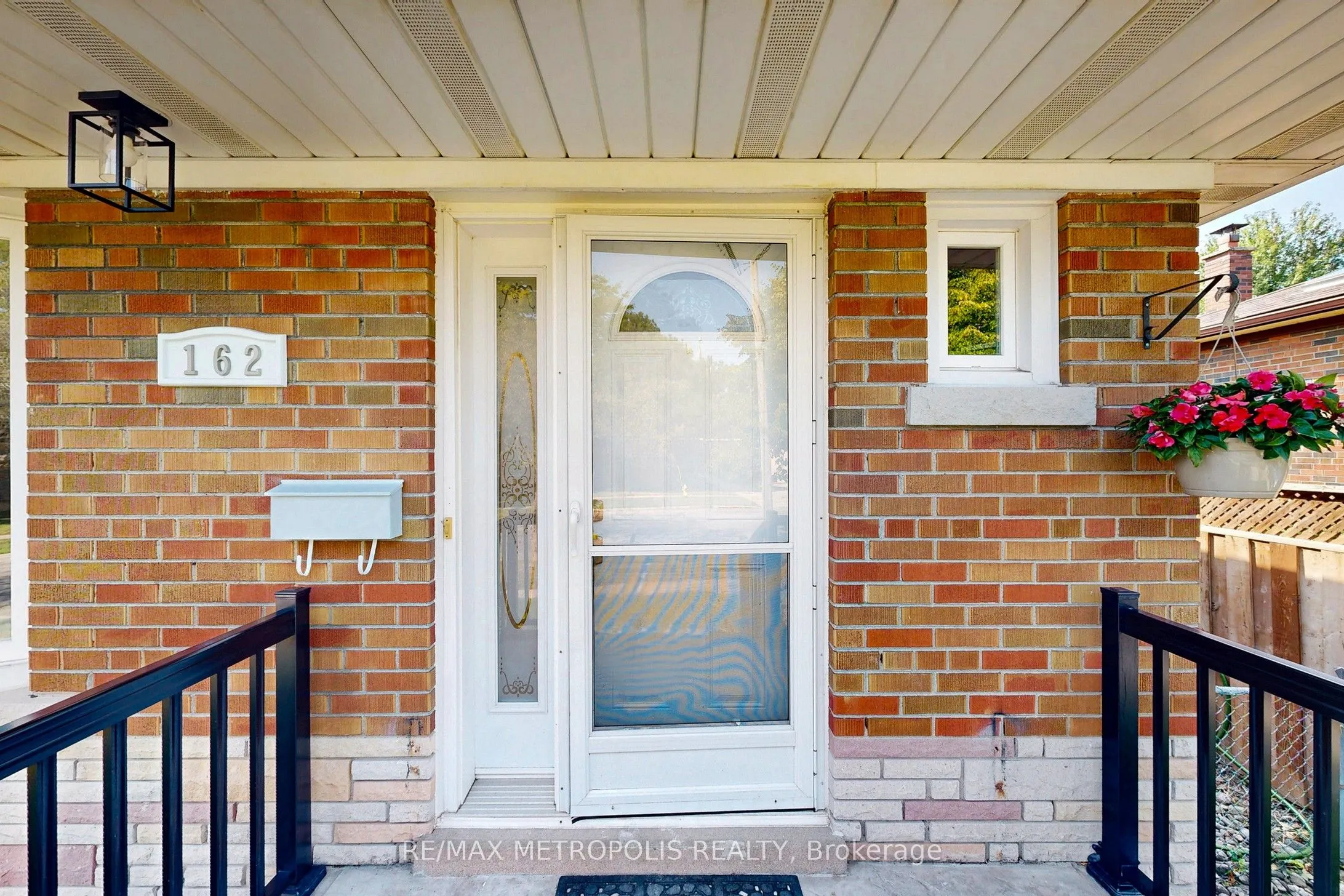 162 Lord Roberts Drive, #Main