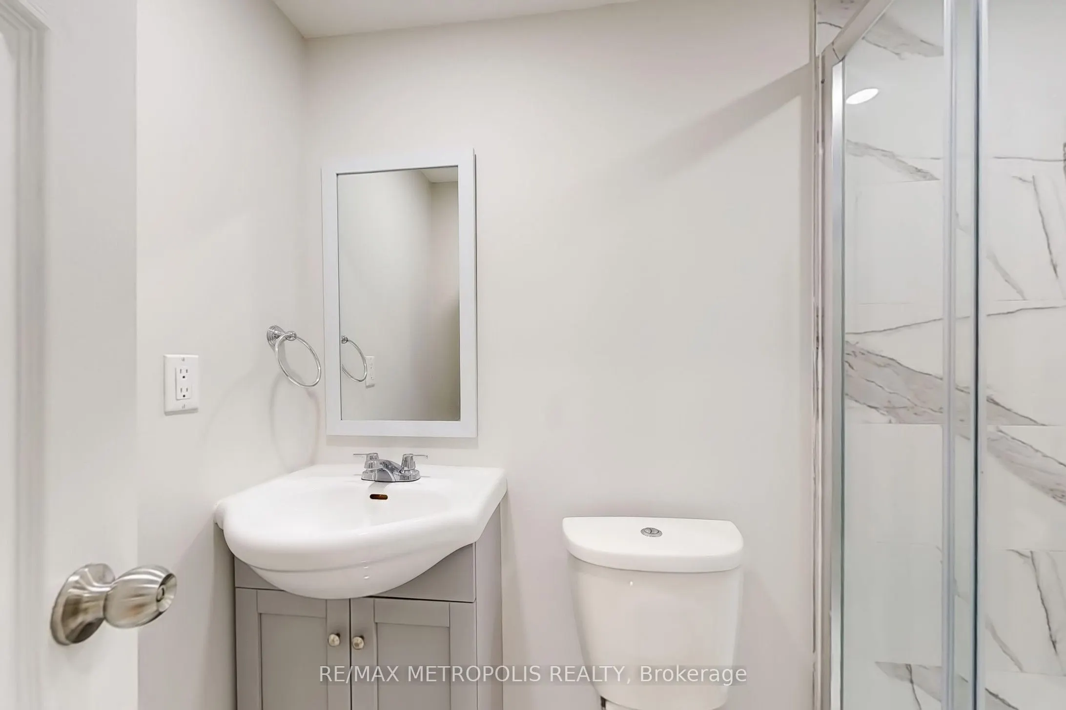 162 Lord Roberts Drive, #Main