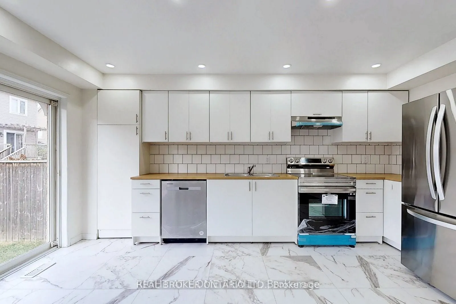 77 Carpendale Crescent