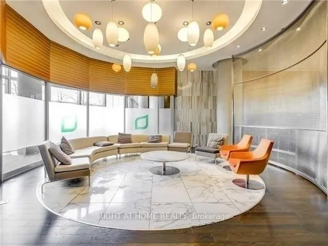 125 Village Green Square, #1309