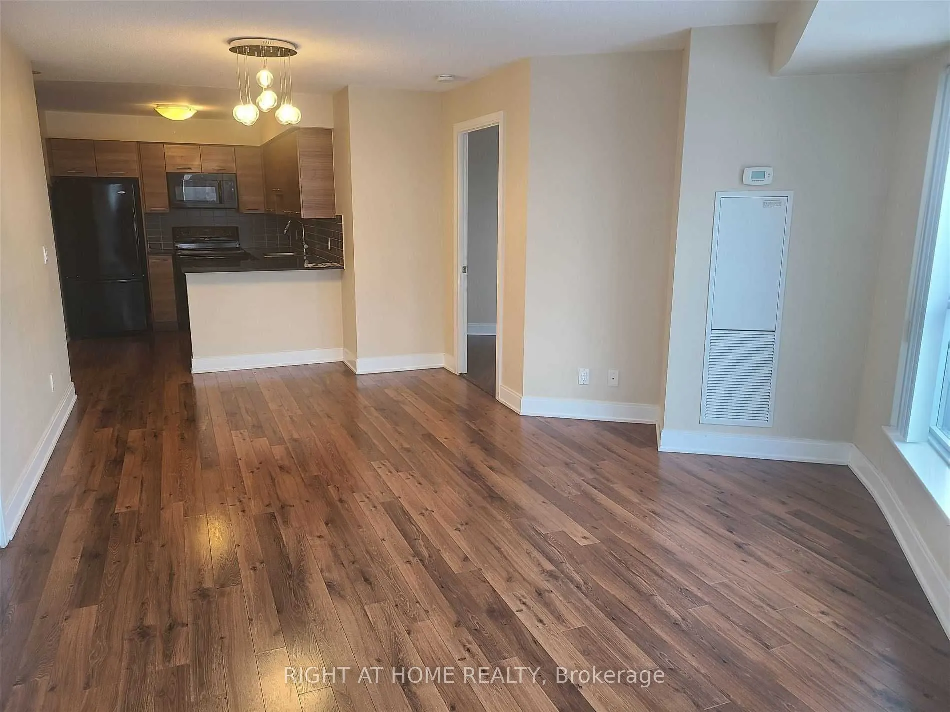 125 Village Green Square, #1309