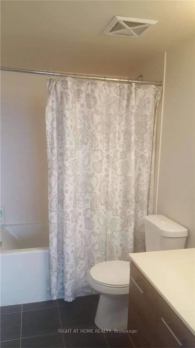 125 Village Green Square, #1309