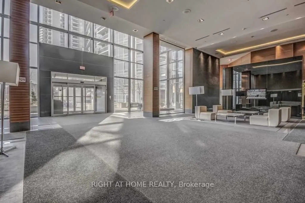 125 Village Green Square, #1309