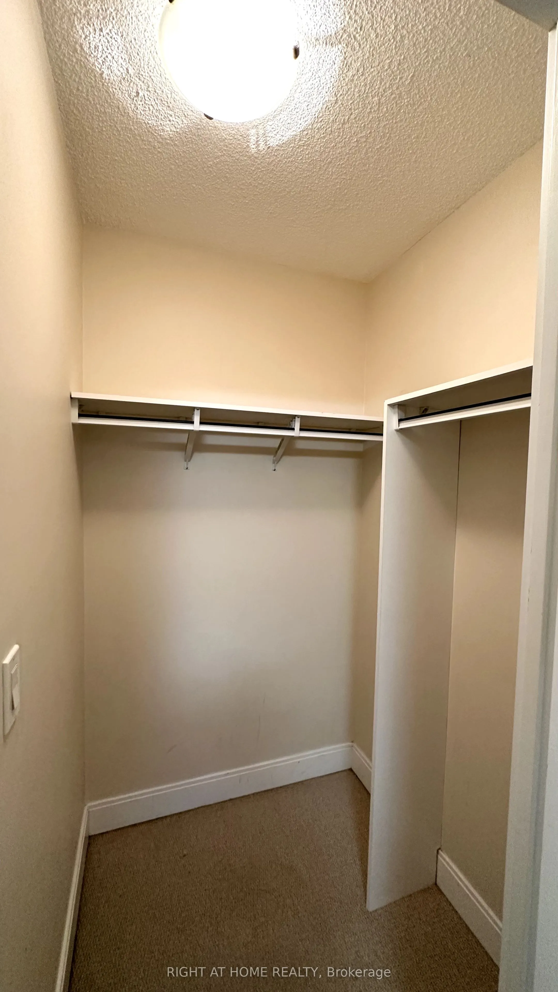 125 Village Green Square, #1309
