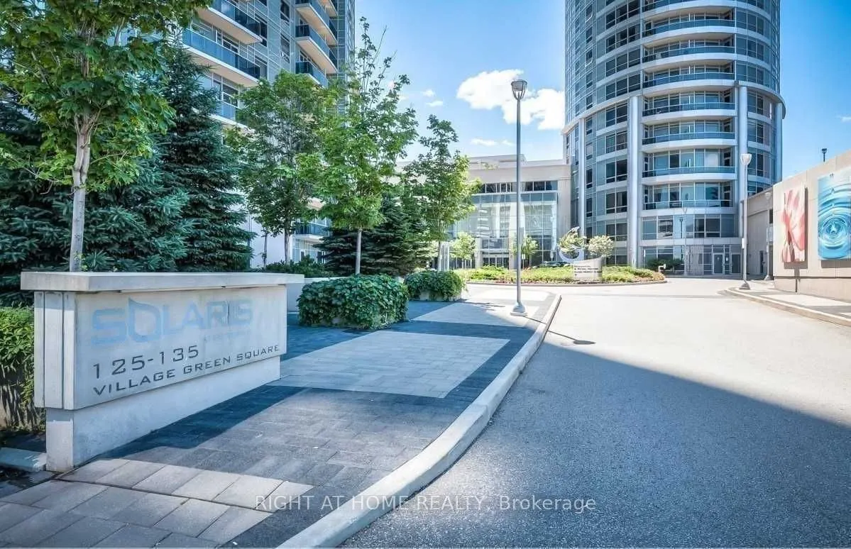 125 Village Green Square, #1309