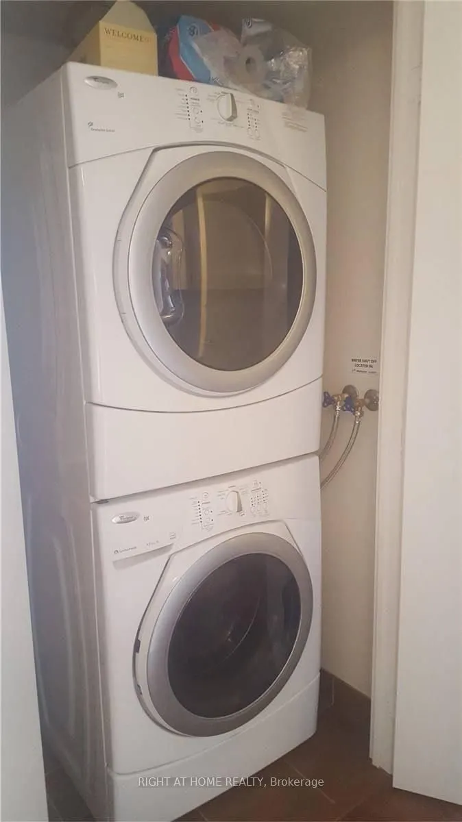 125 Village Green Square, #1309