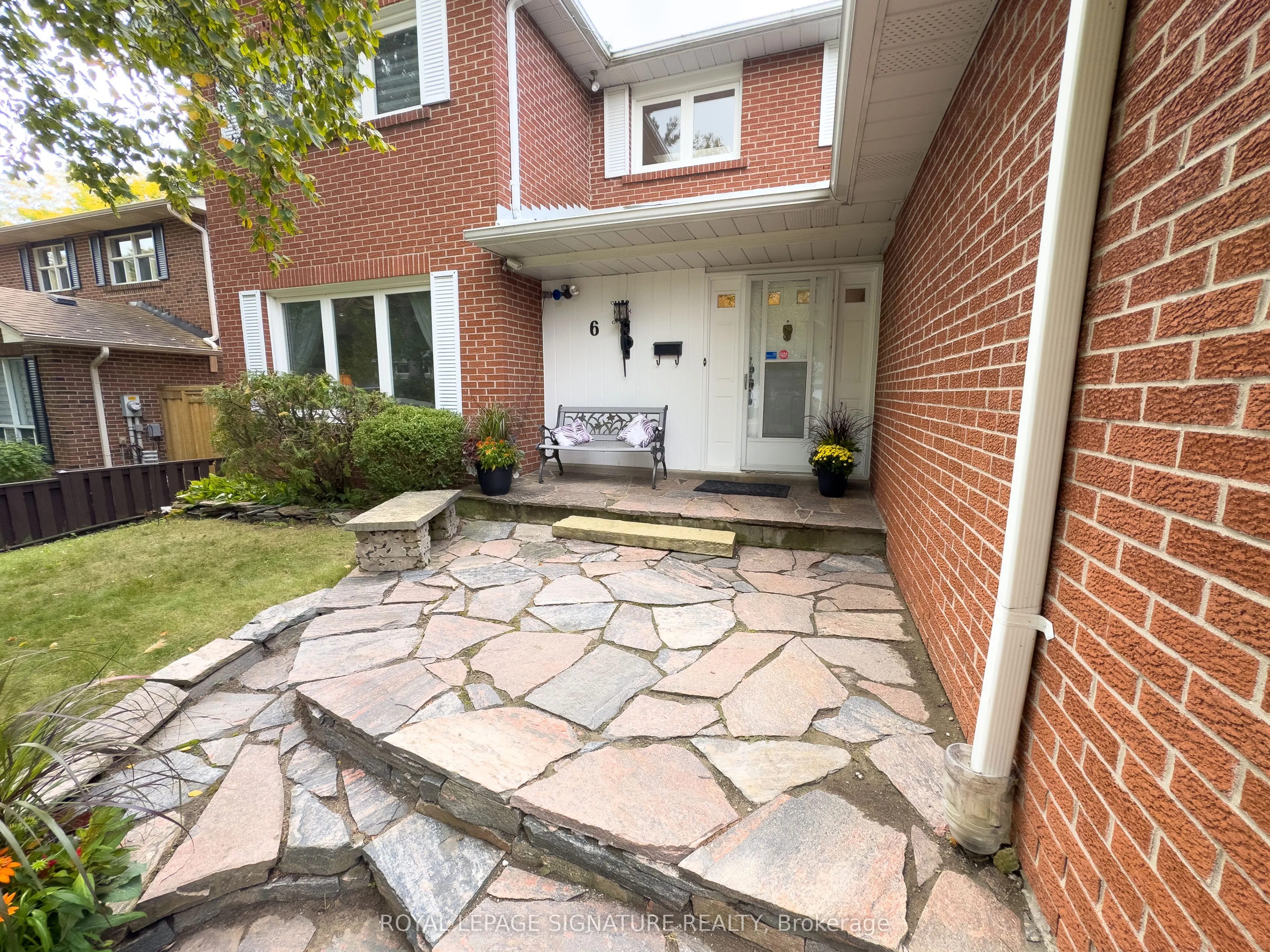 6 Satchell Boulevard