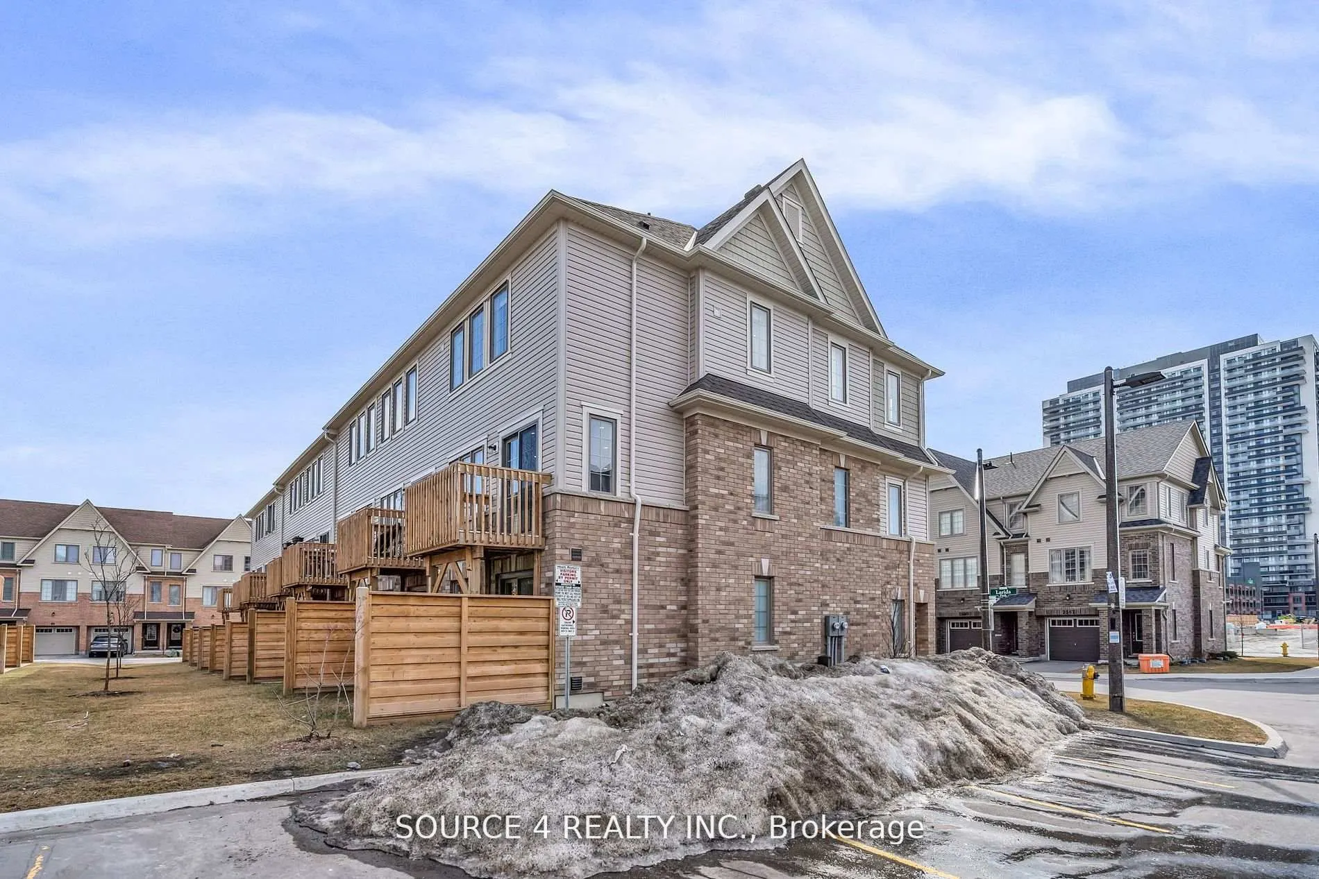 2563 Larida Path, #107