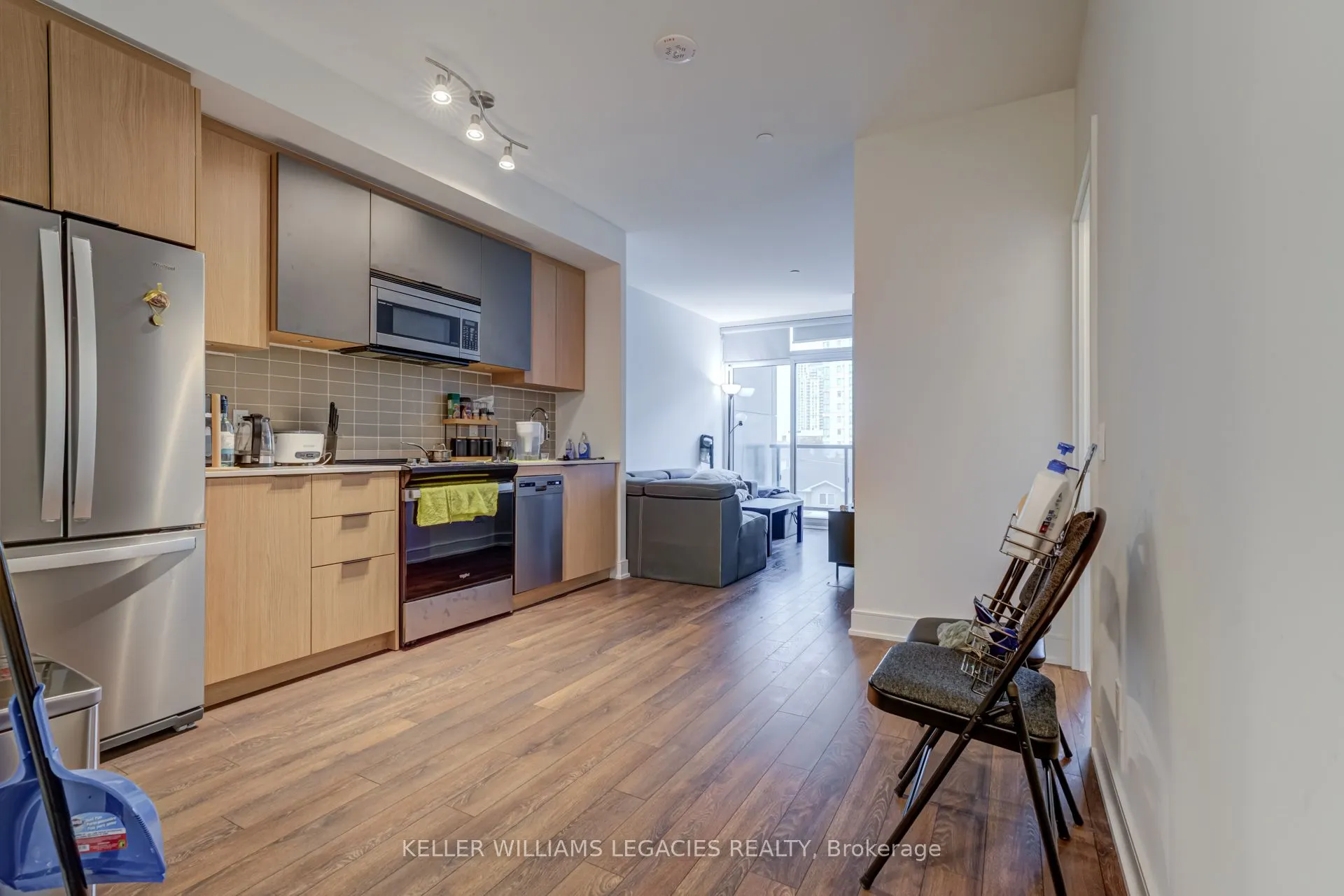 1350 Ellesmere Road, #706