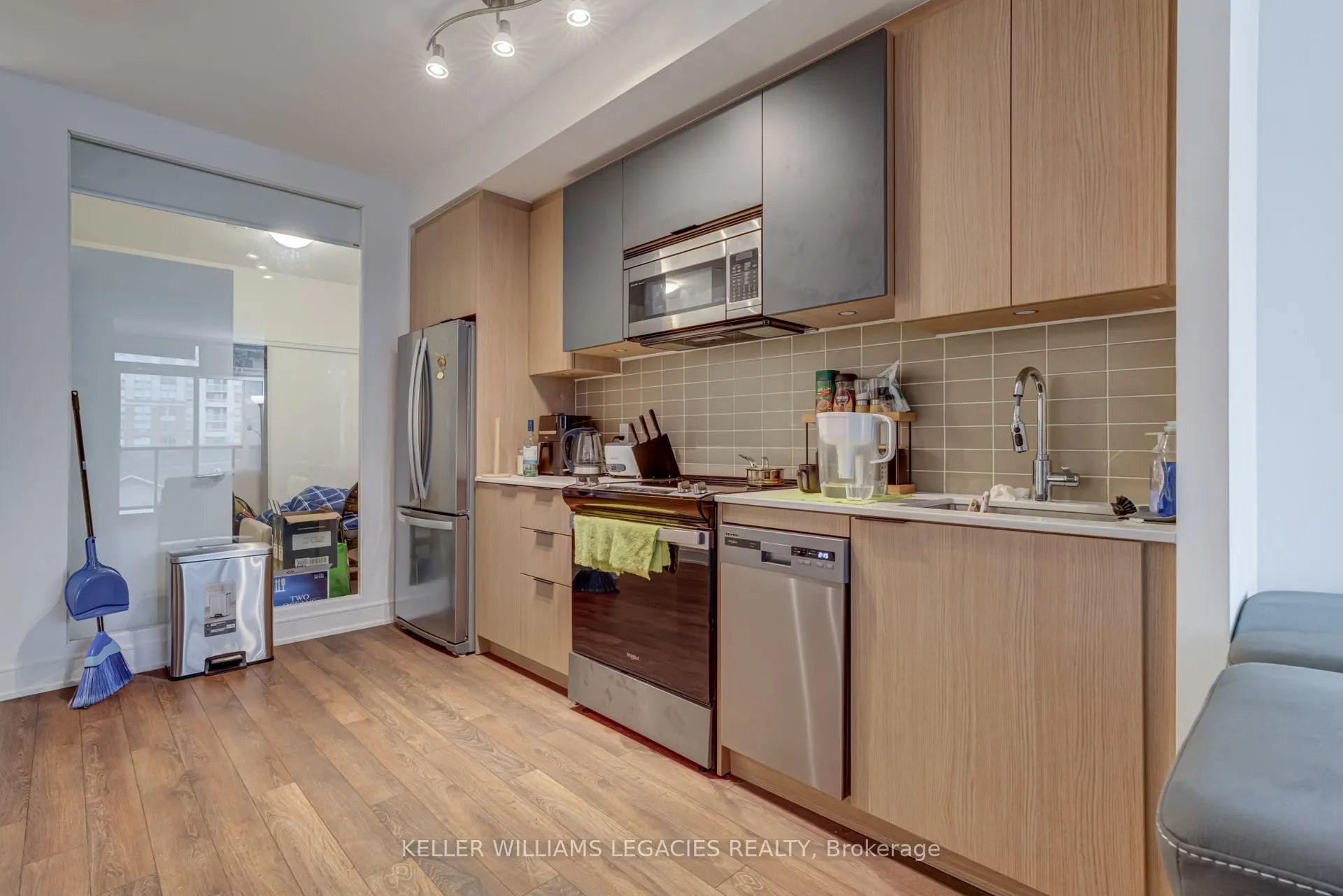 1350 Ellesmere Road, #706