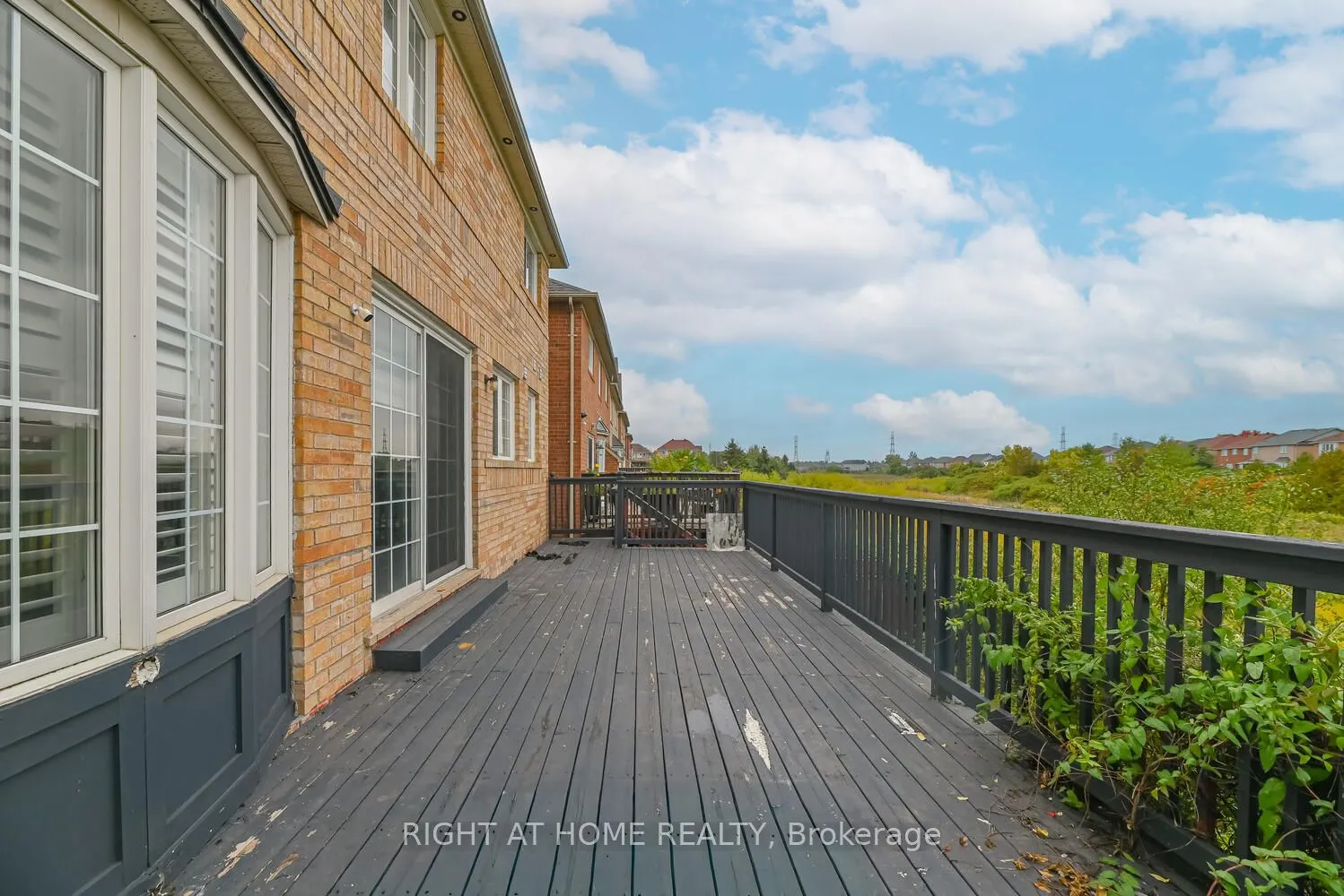 21 Hoptree Avenue