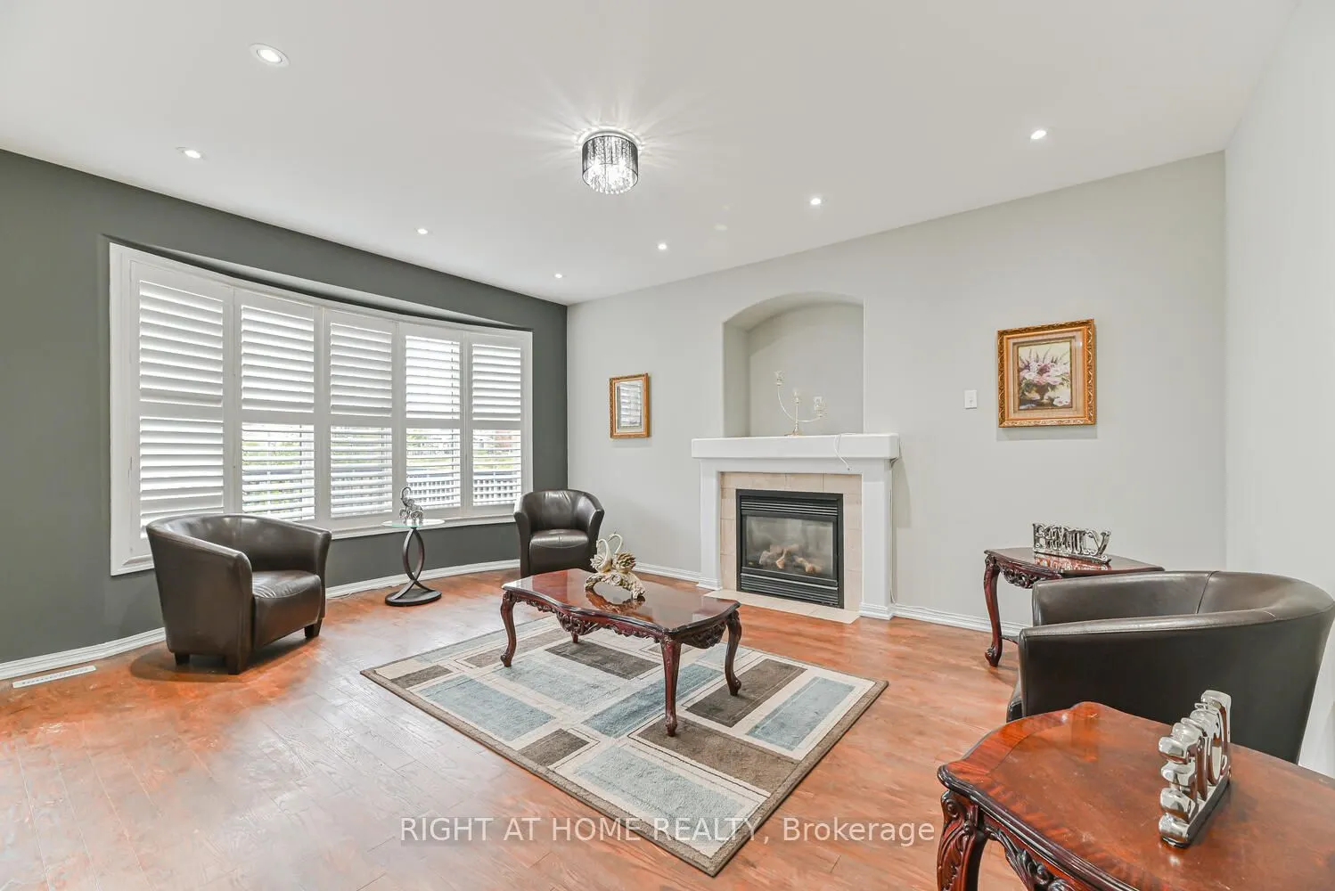 21 Hoptree Avenue