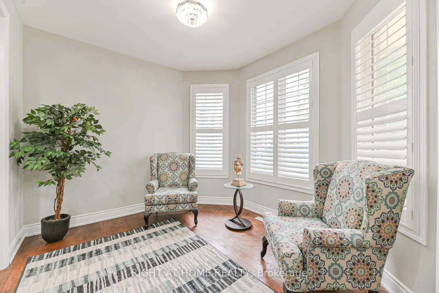 21 Hoptree Avenue