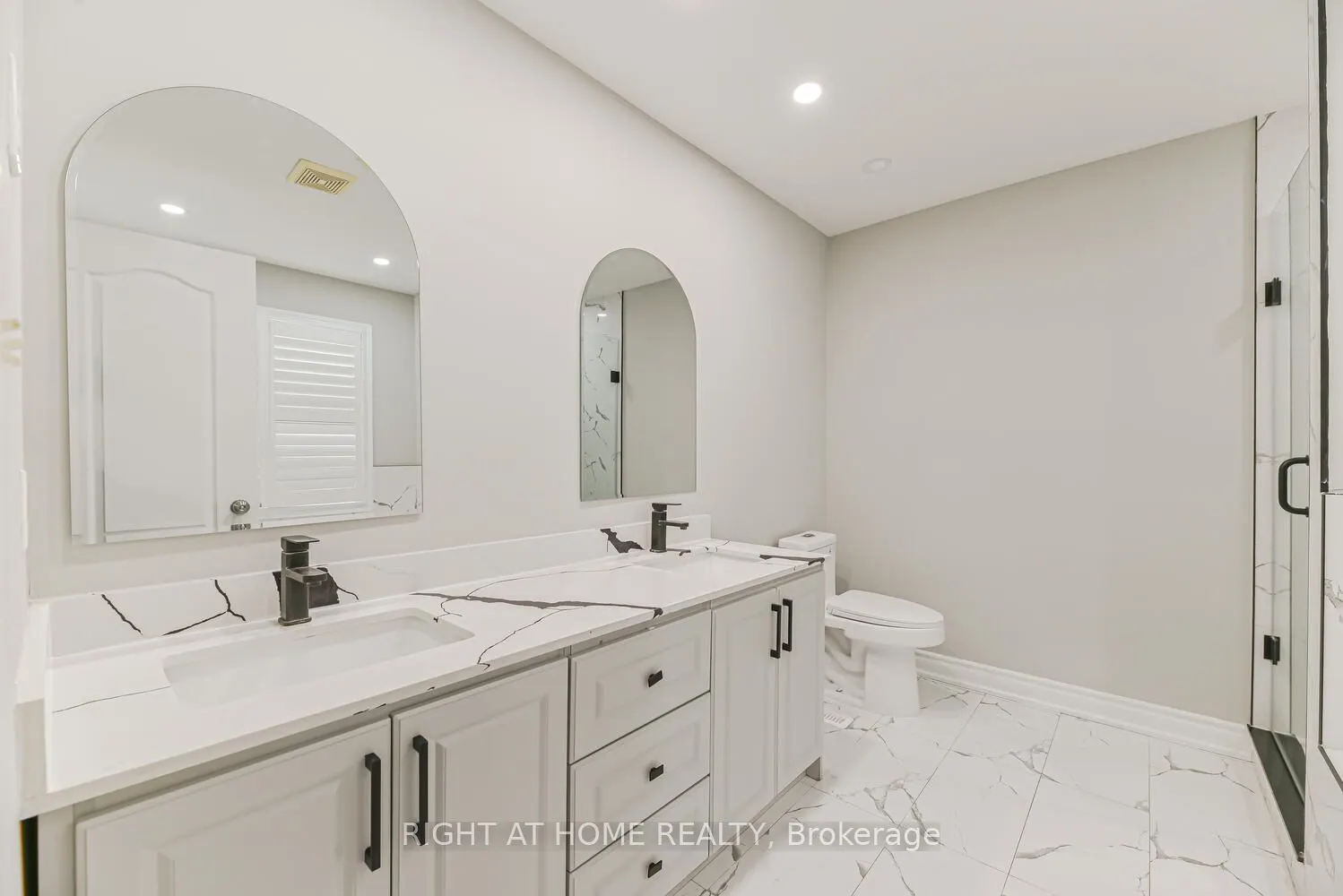 21 Hoptree Avenue
