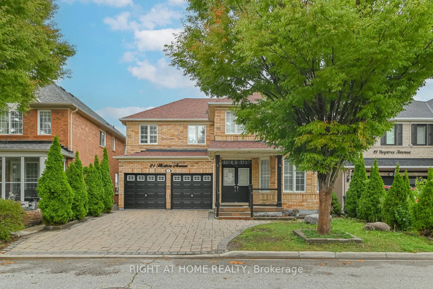 21 Hoptree Avenue