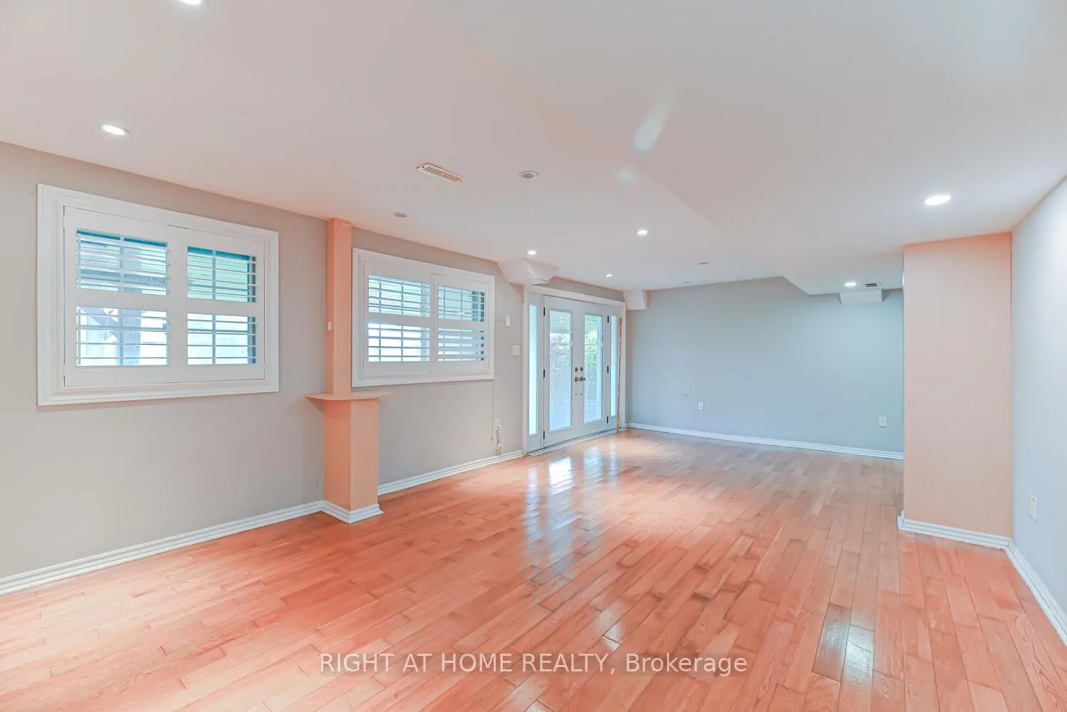 21 Hoptree Avenue