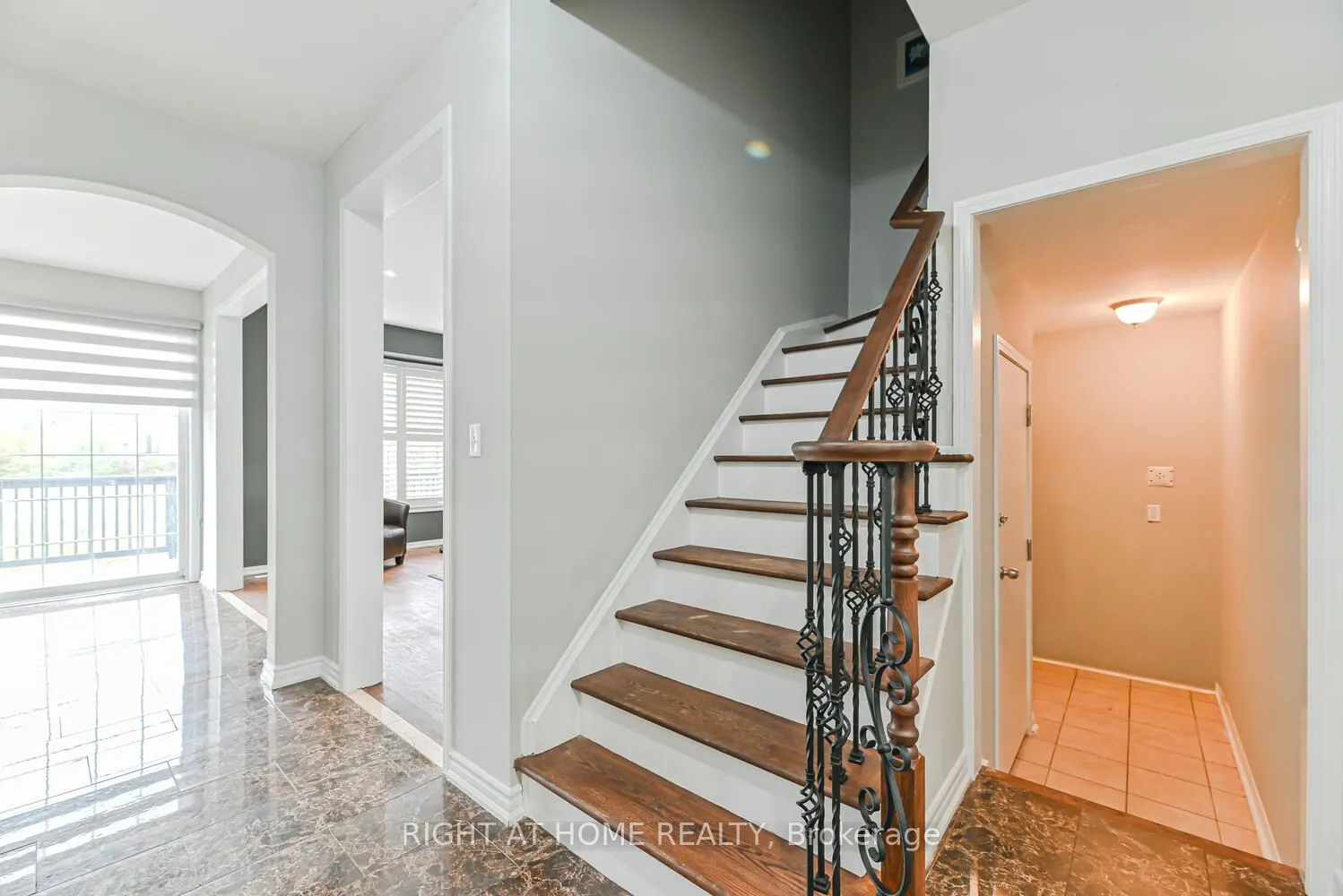 21 Hoptree Avenue