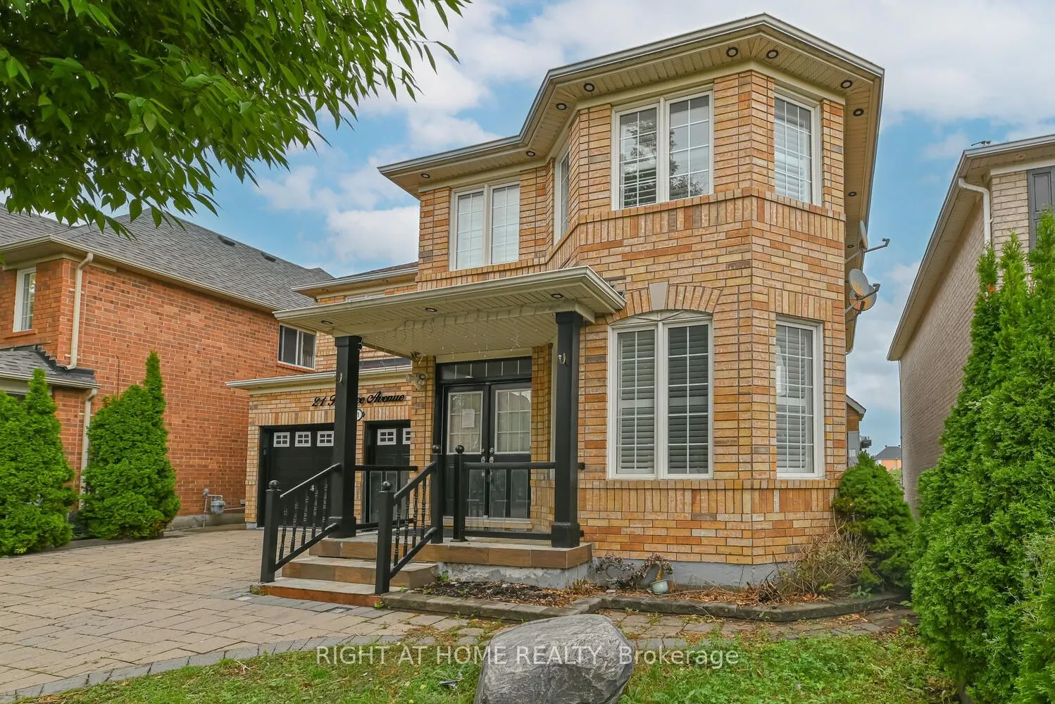 21 Hoptree Avenue