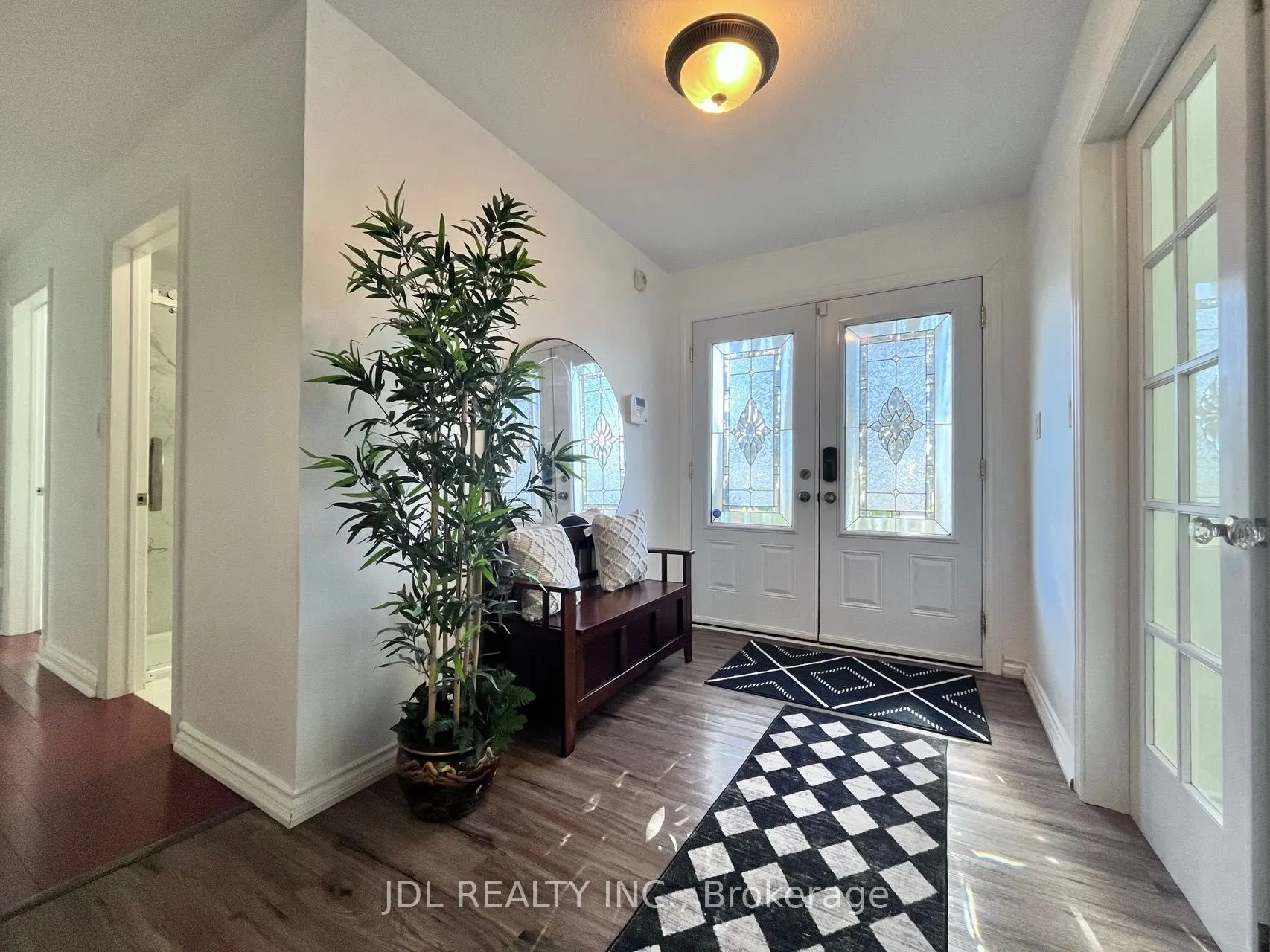 65 Grandview Street N
