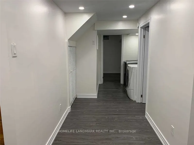 8 Big Red Avenue, #Lower