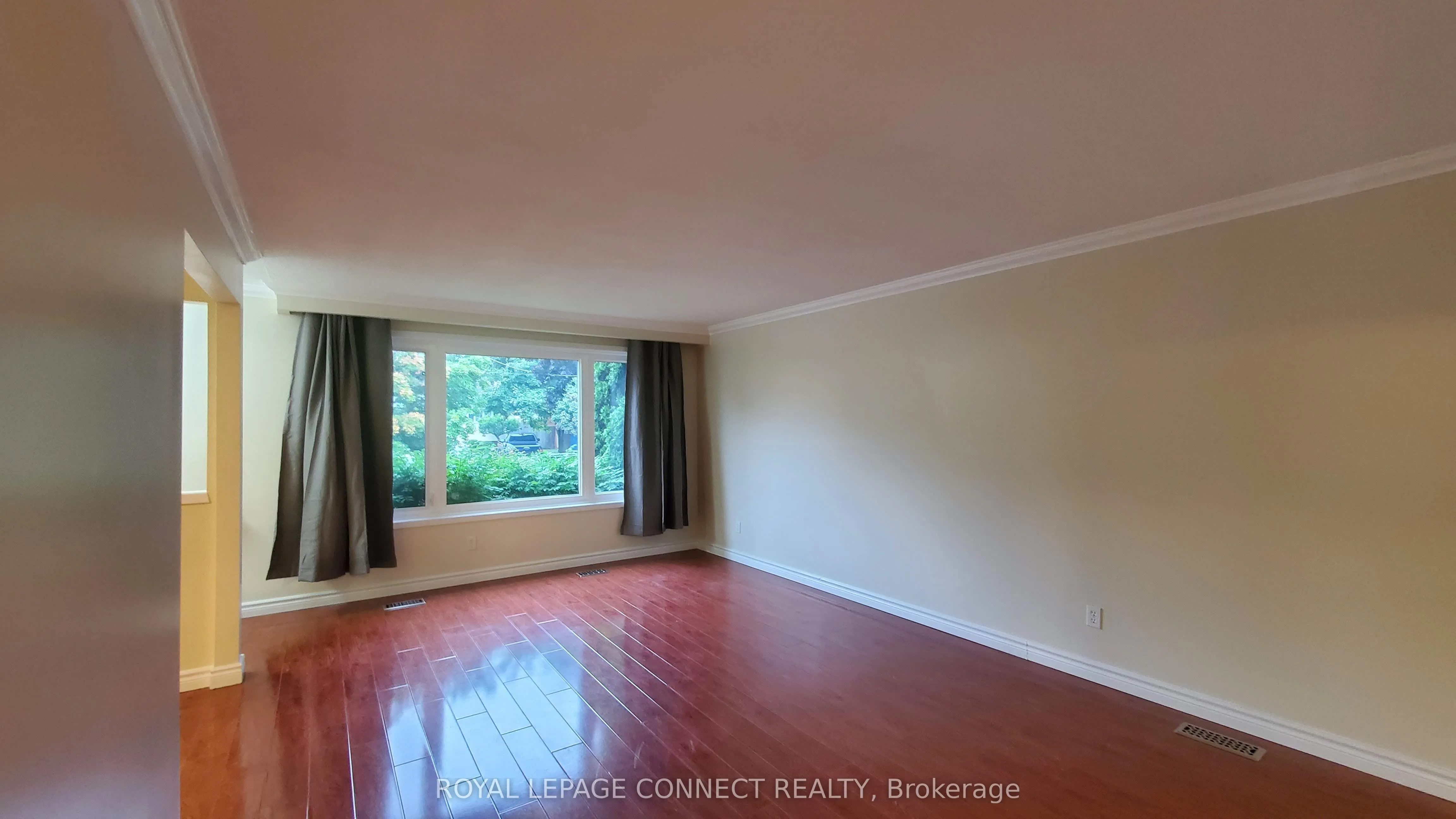 1206 Wakefield Crescent, #Main