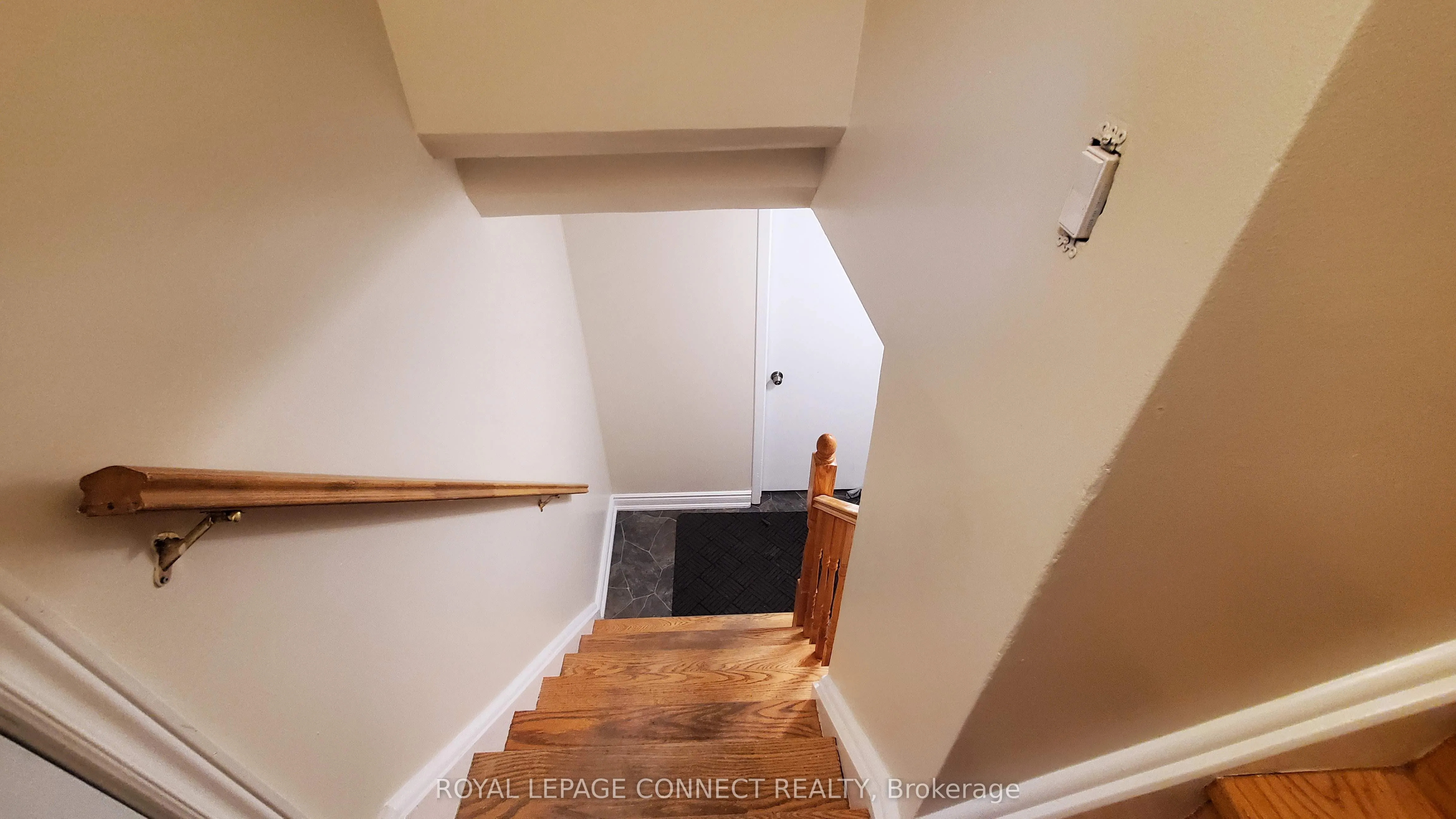 1206 Wakefield Crescent, #Main