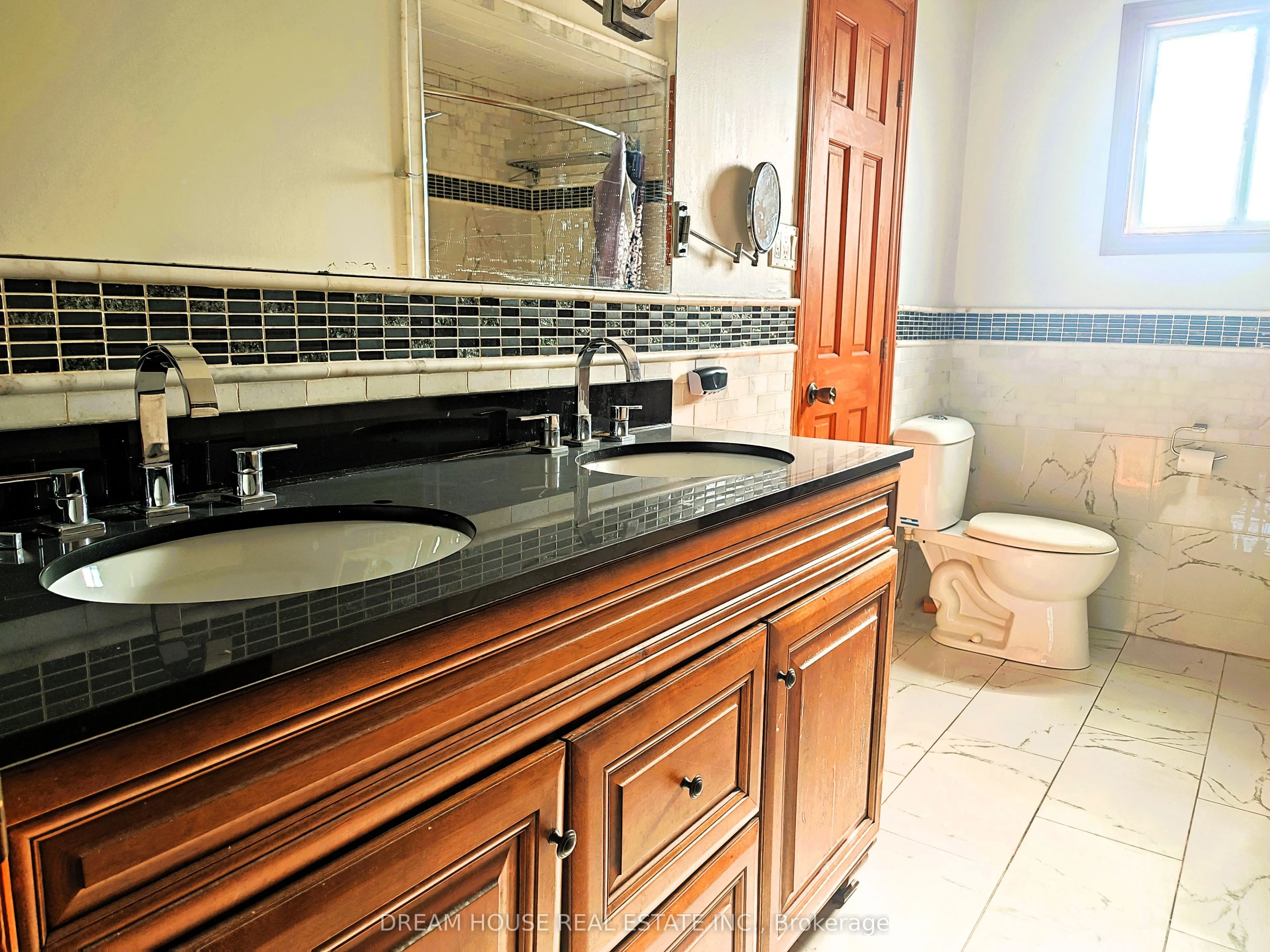 176 Conlins Road, #Main