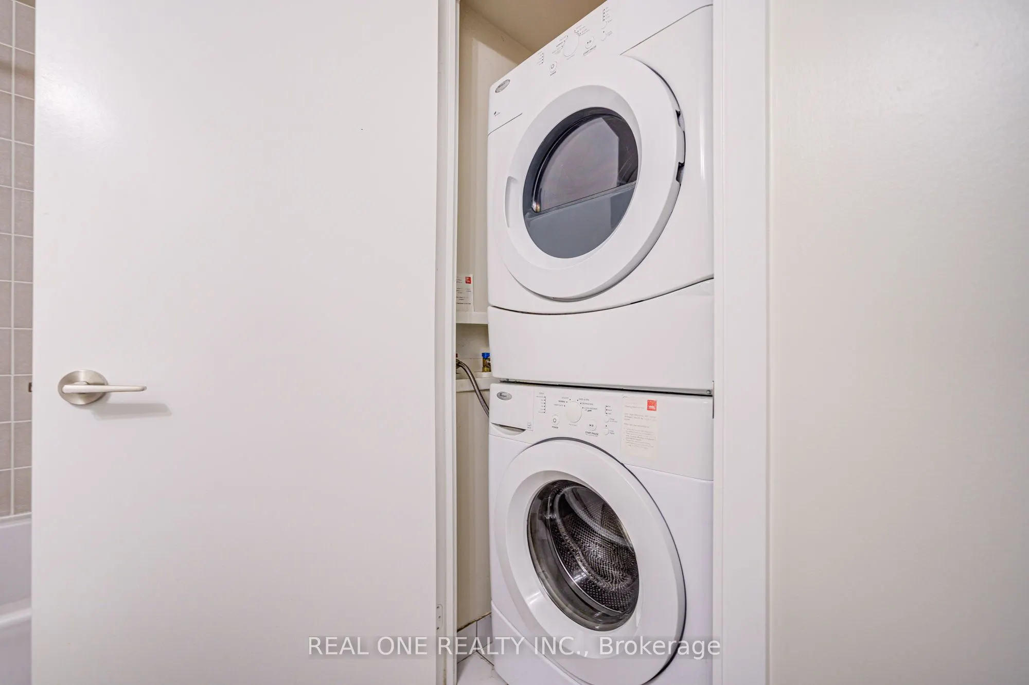 151 Village Green Square, #1008