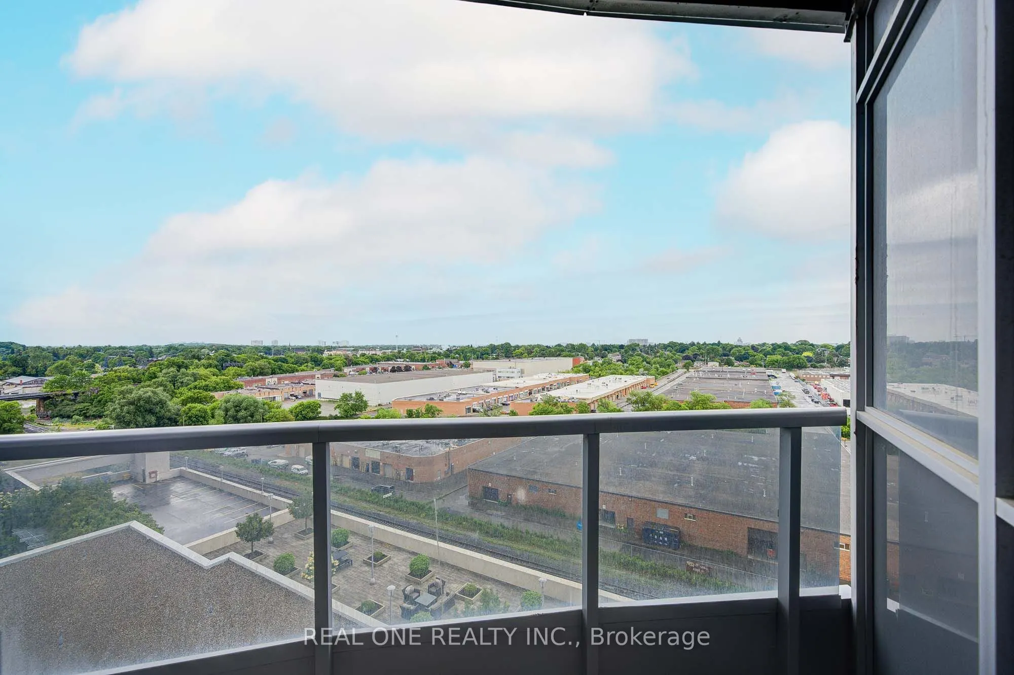 151 Village Green Square, #1008