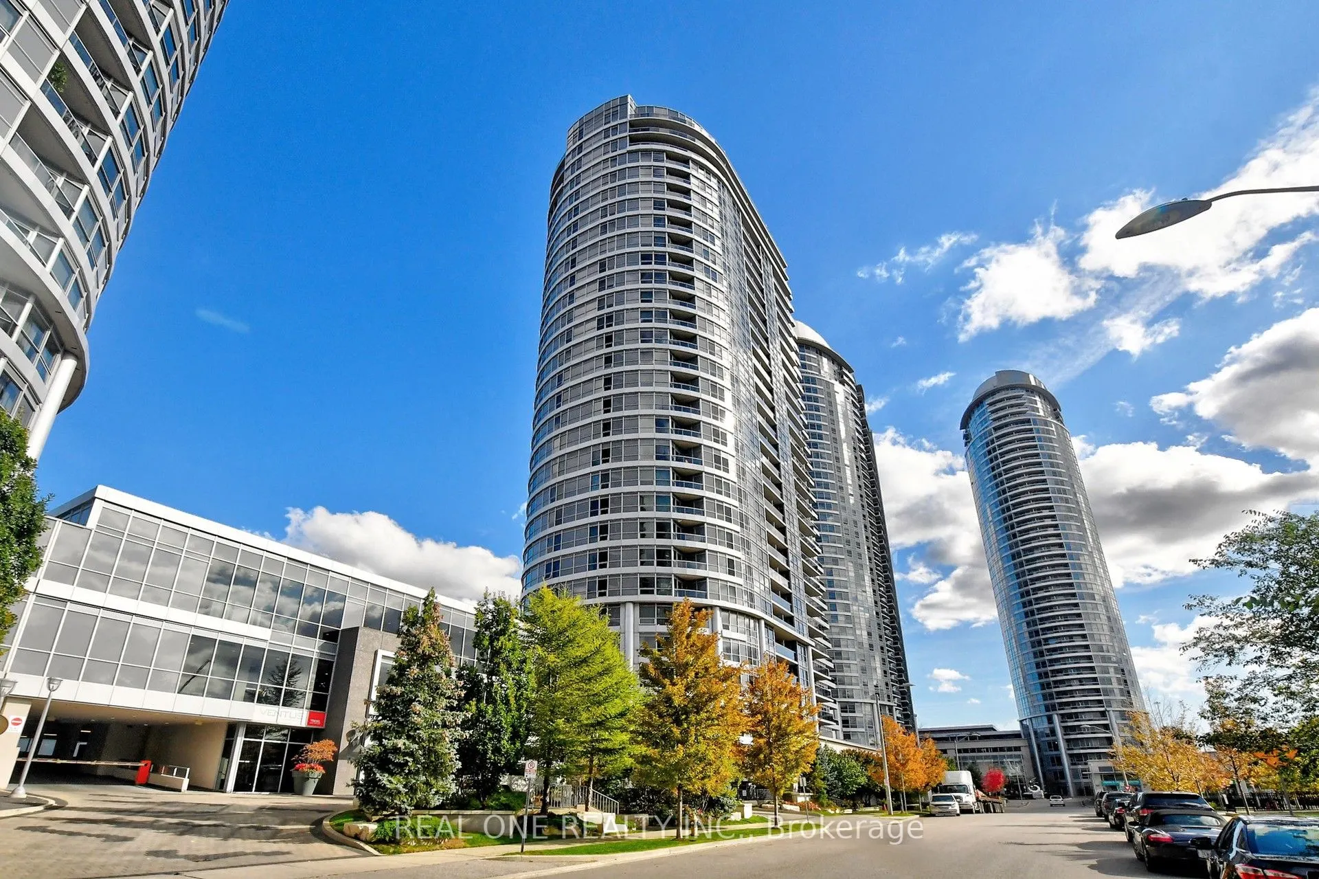 151 Village Green Square, #1008