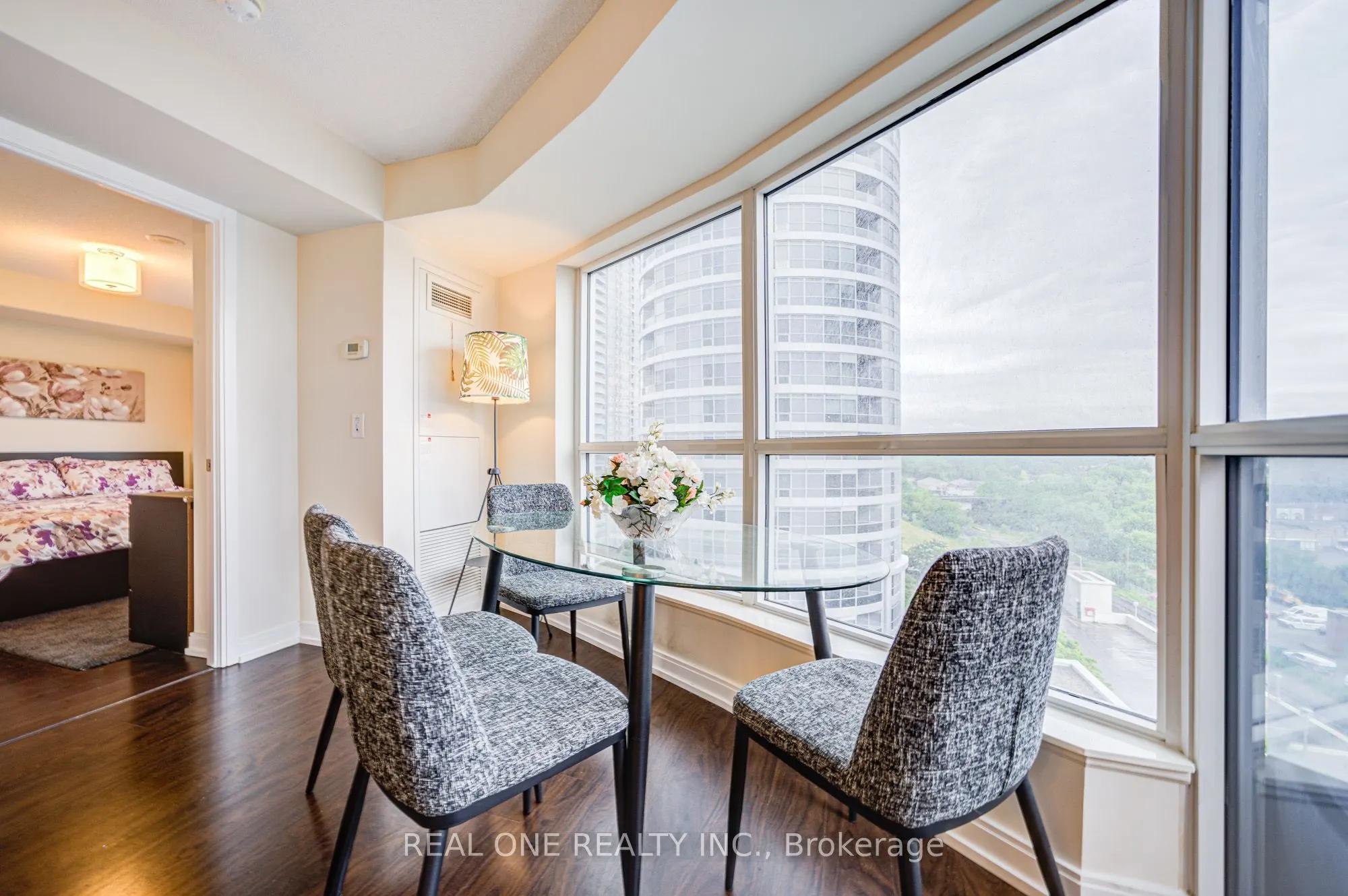 151 Village Green Square, #1008