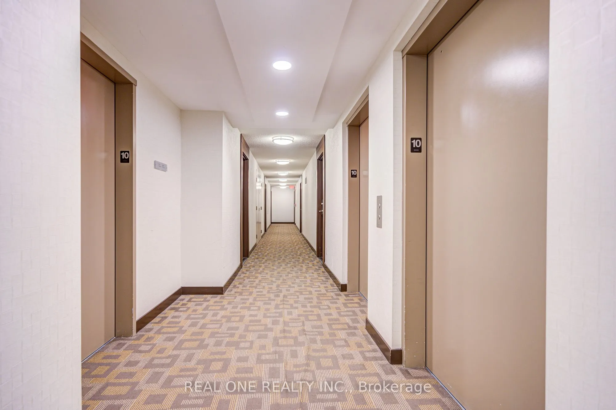 151 Village Green Square, #1008