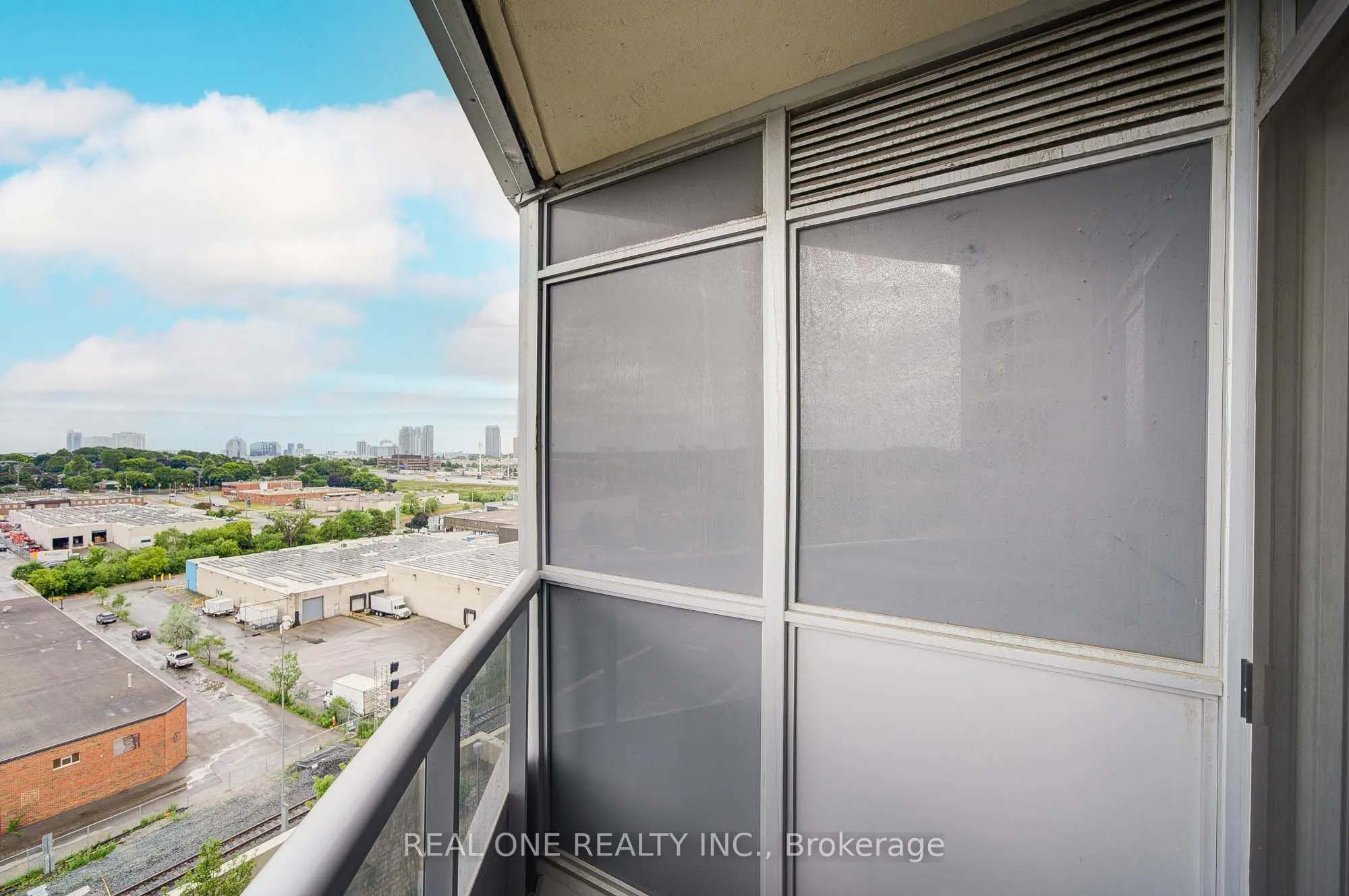 151 Village Green Square, #1008