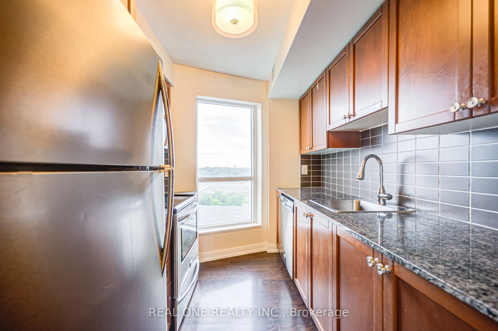 151 Village Green Square, #1008