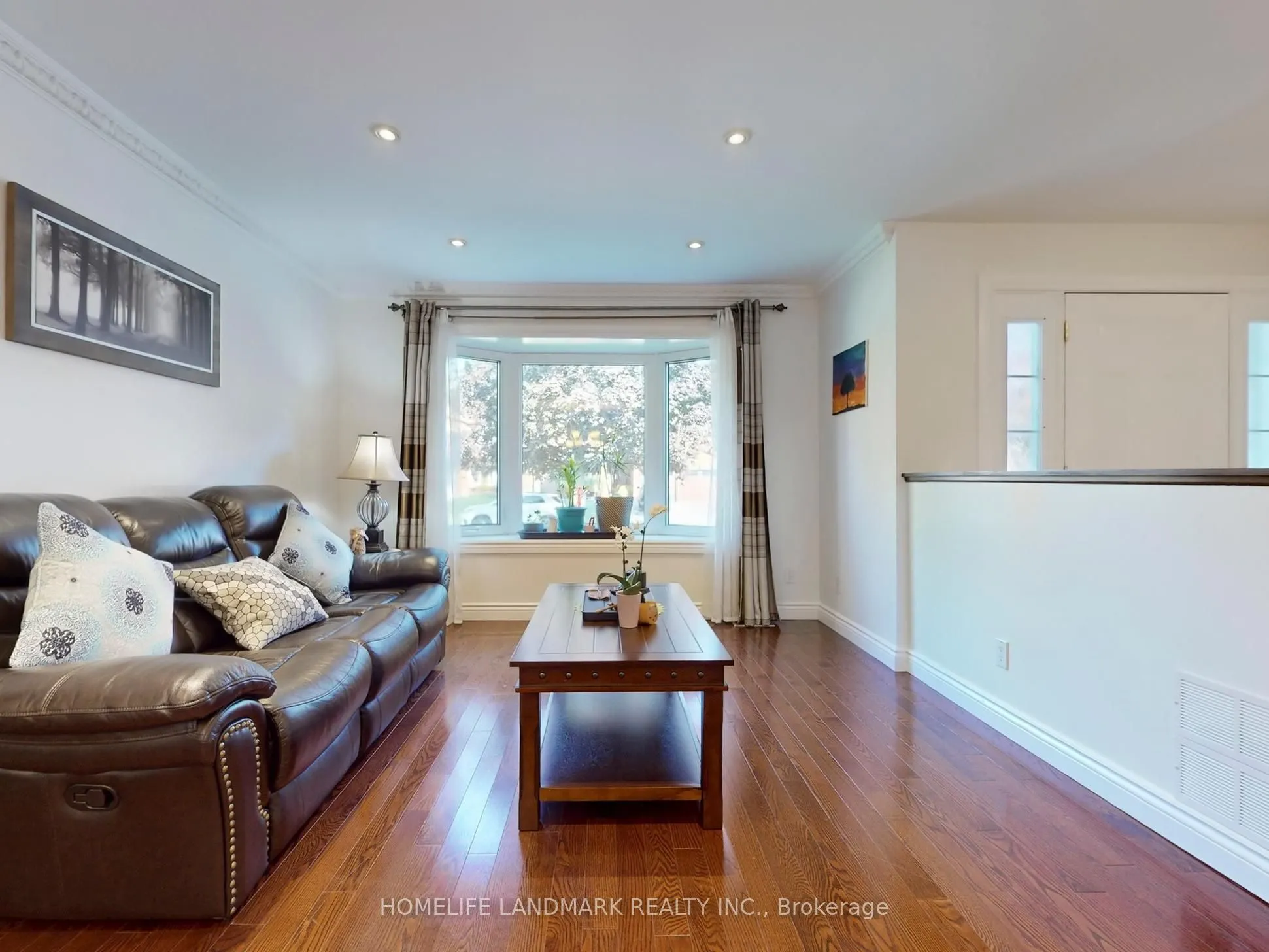 6 Broughton Court