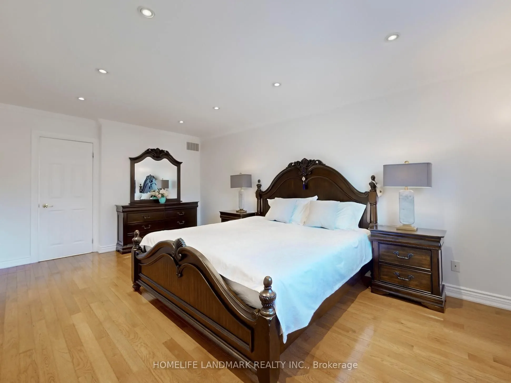 6 Broughton Court