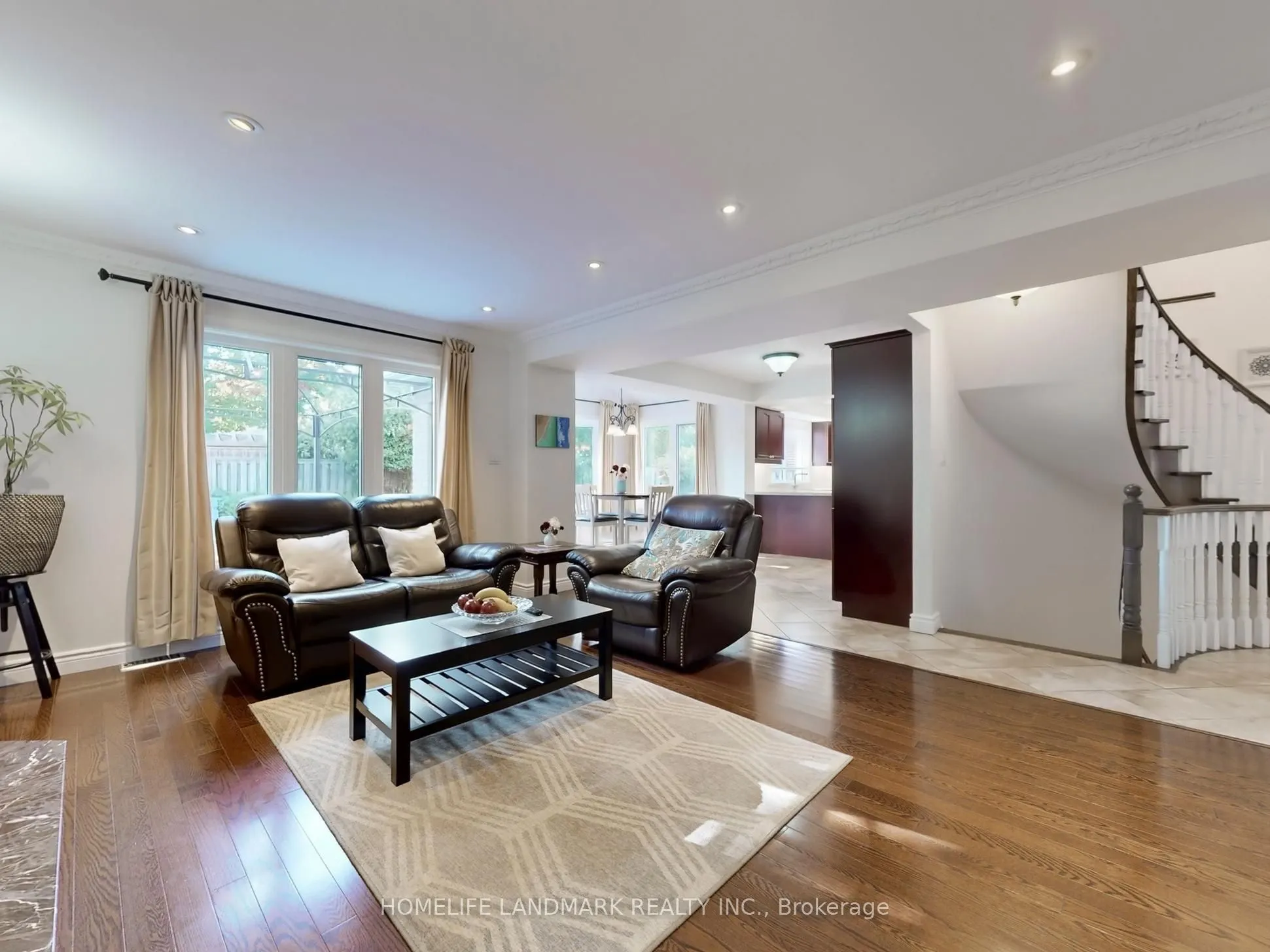 6 Broughton Court