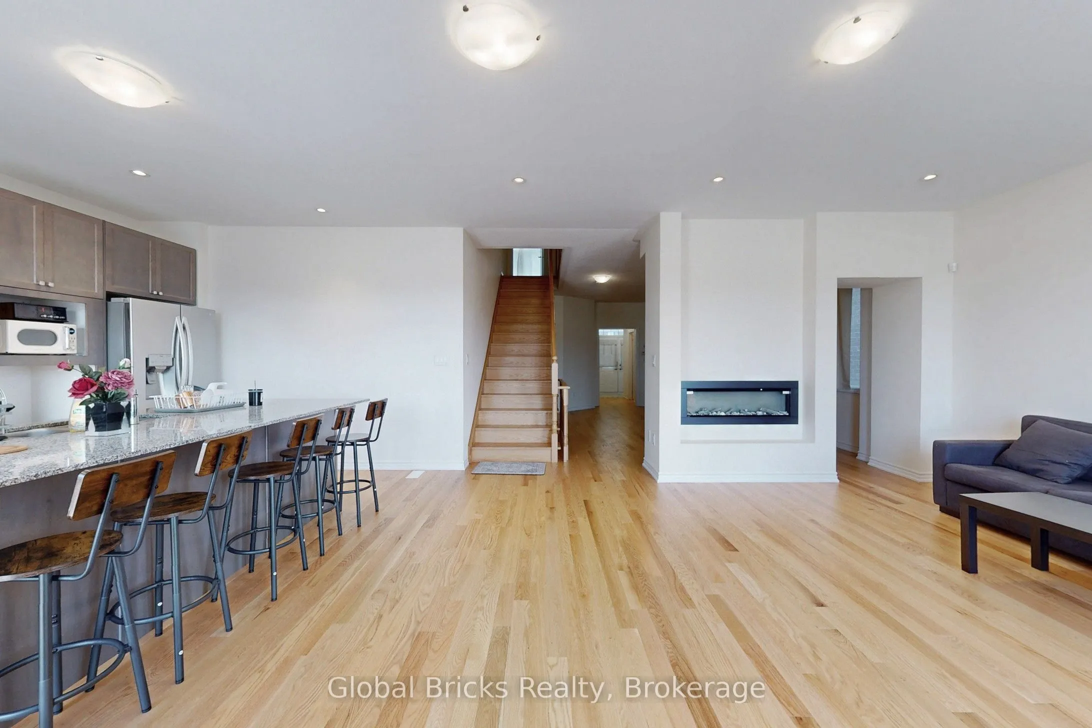 941 Rexton Drive