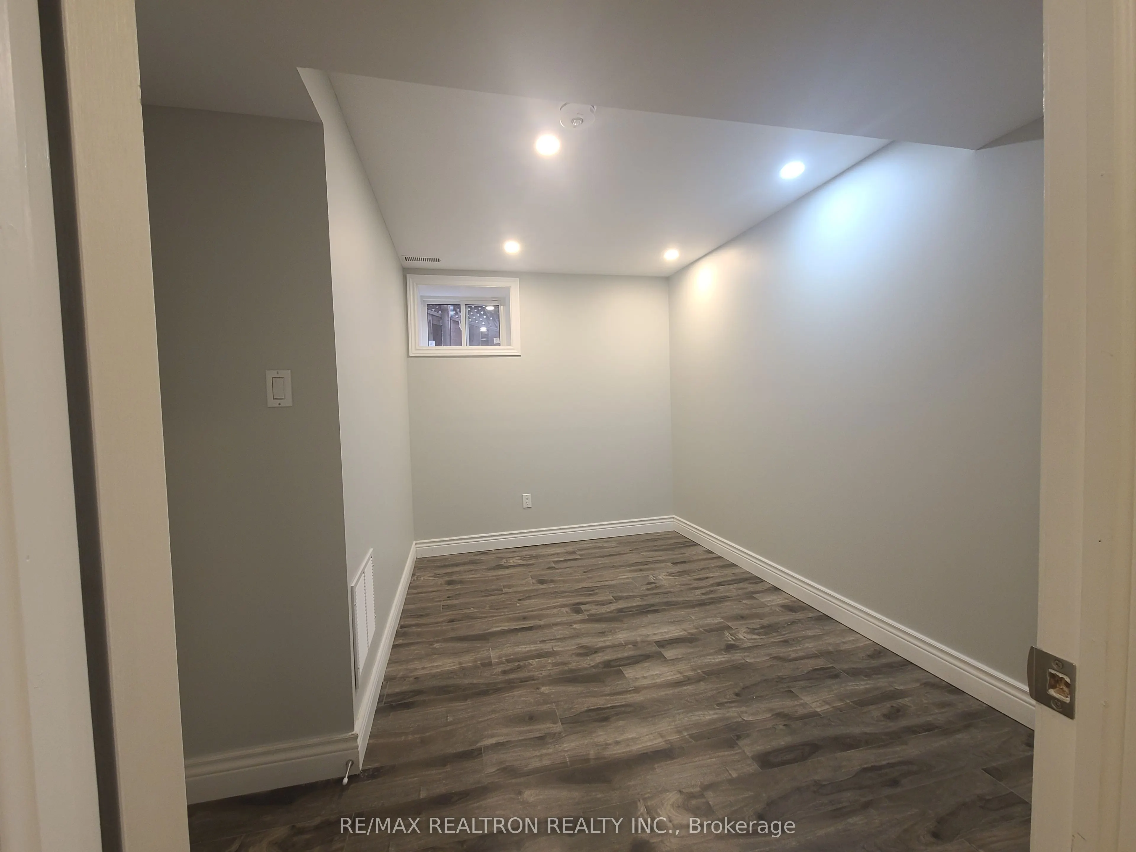 32 Dennis Drive