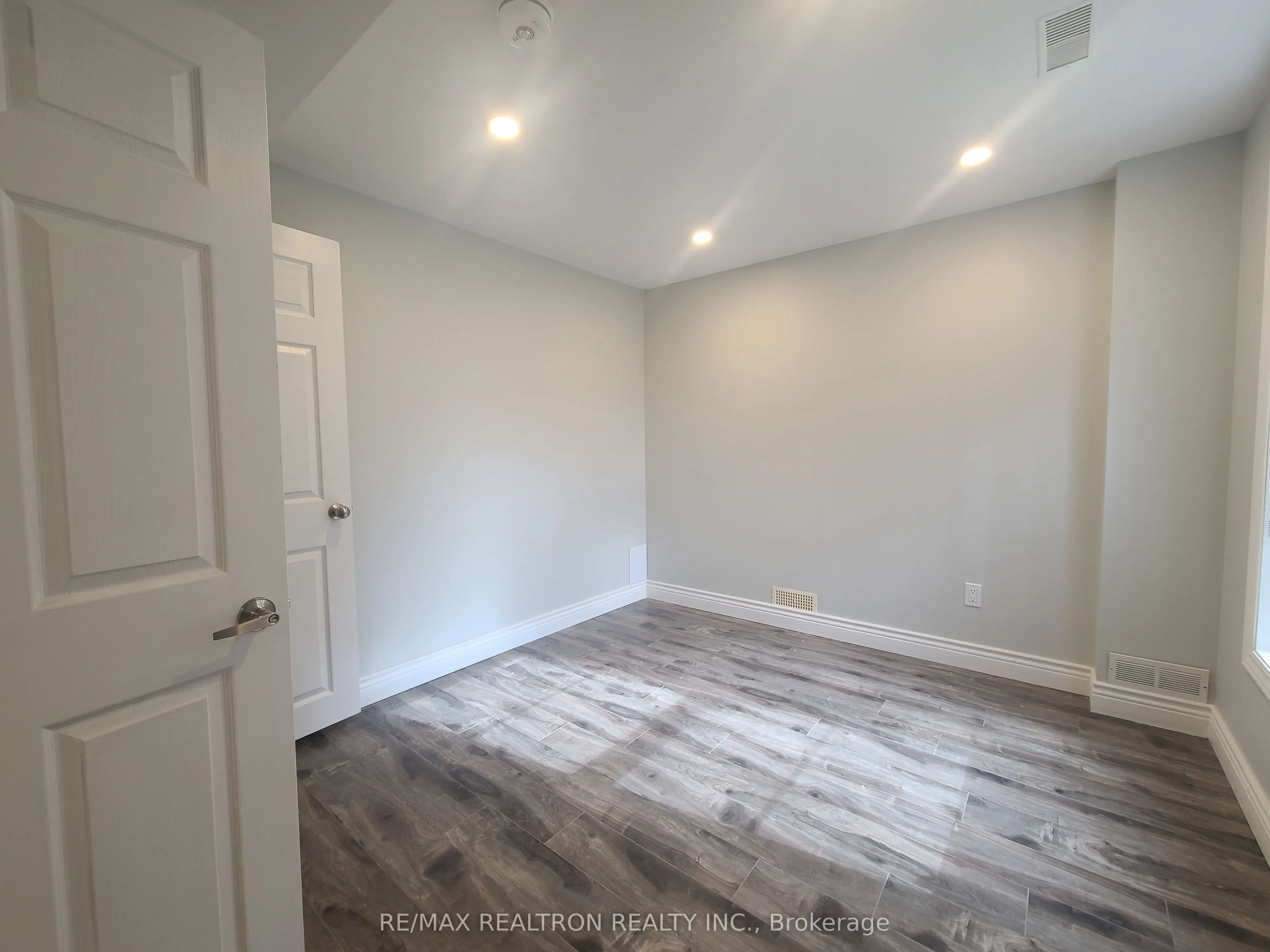 32 Dennis Drive
