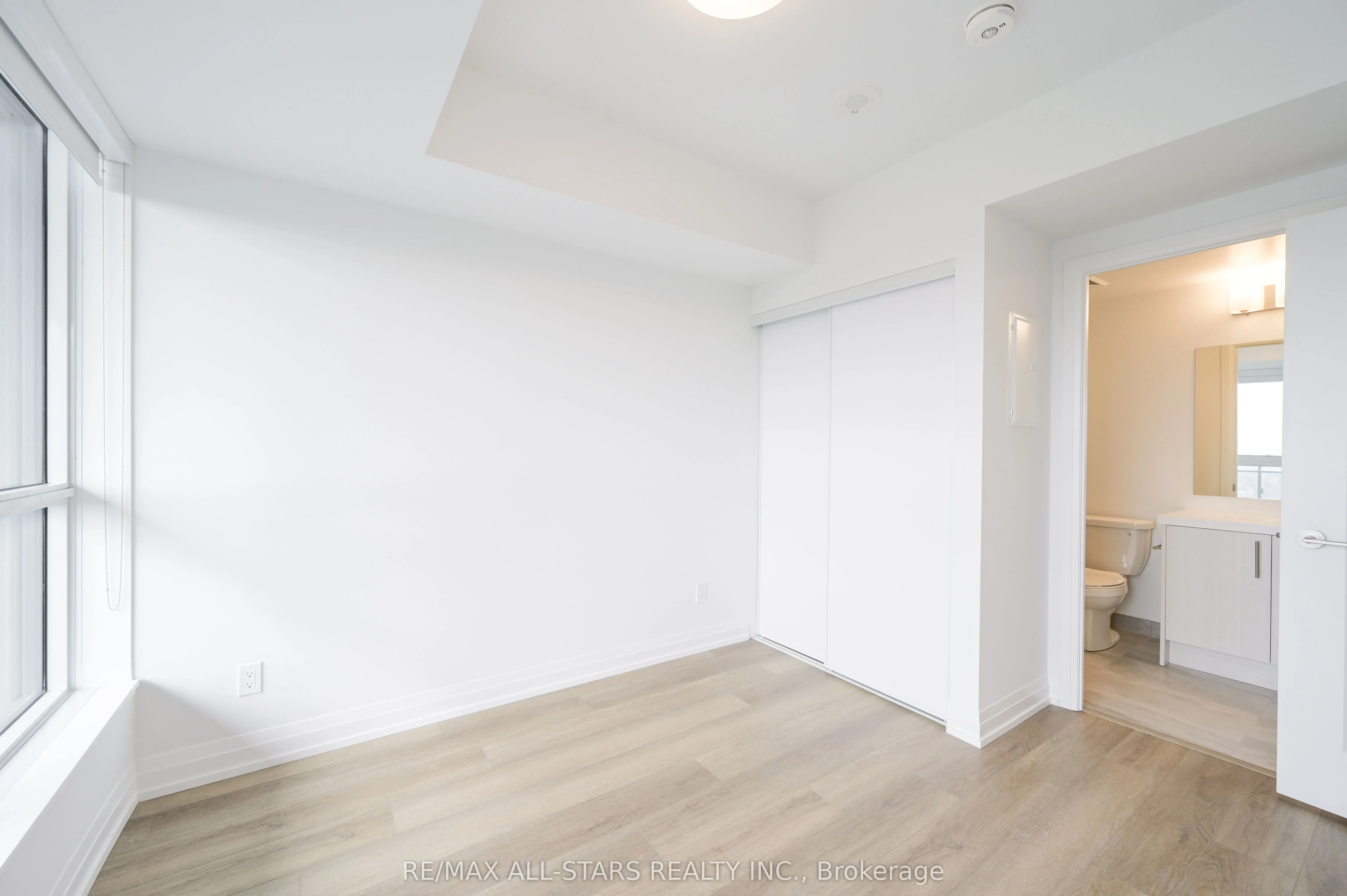 286 Main Street, #2210