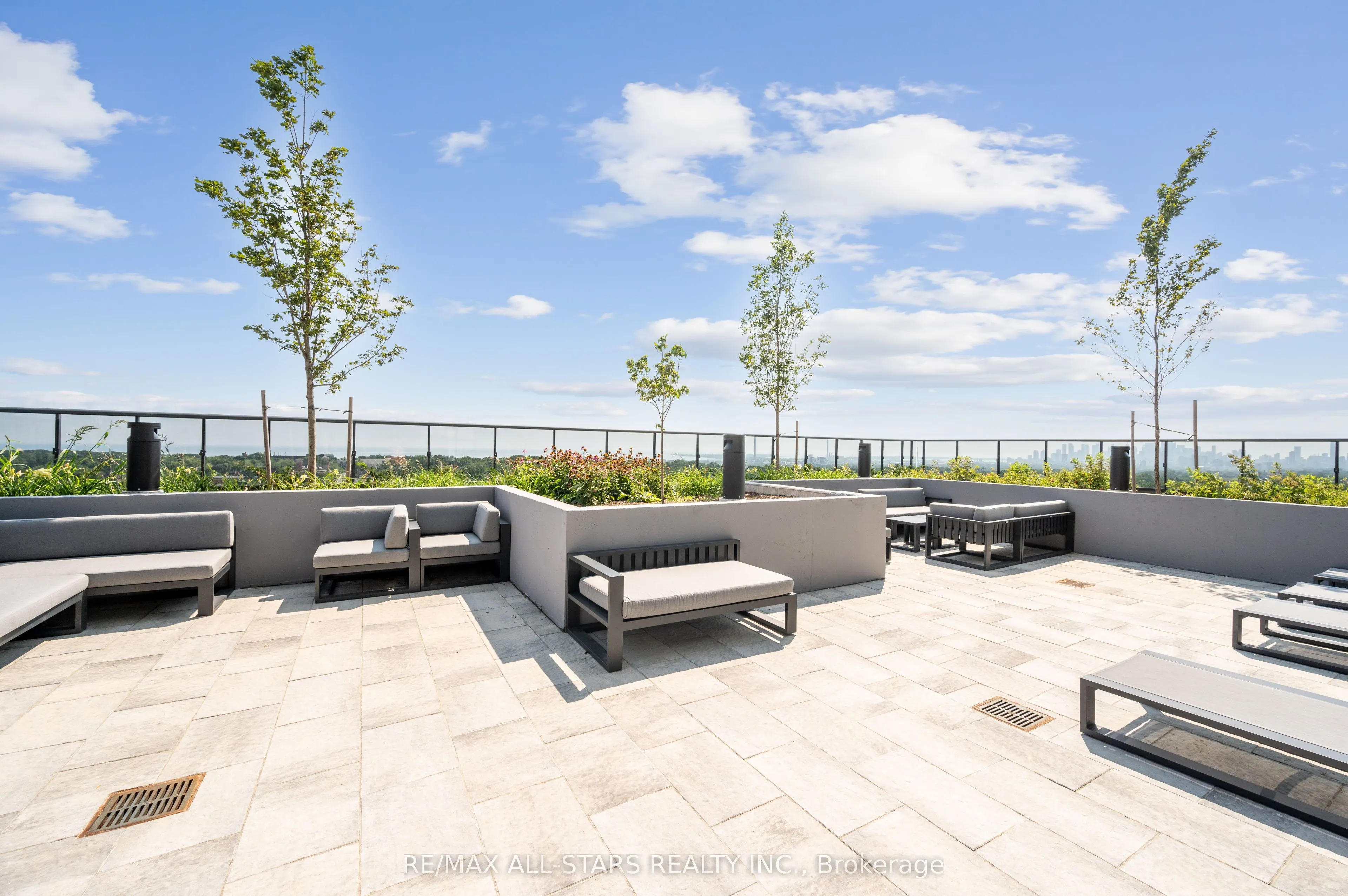 286 Main Street, #2210