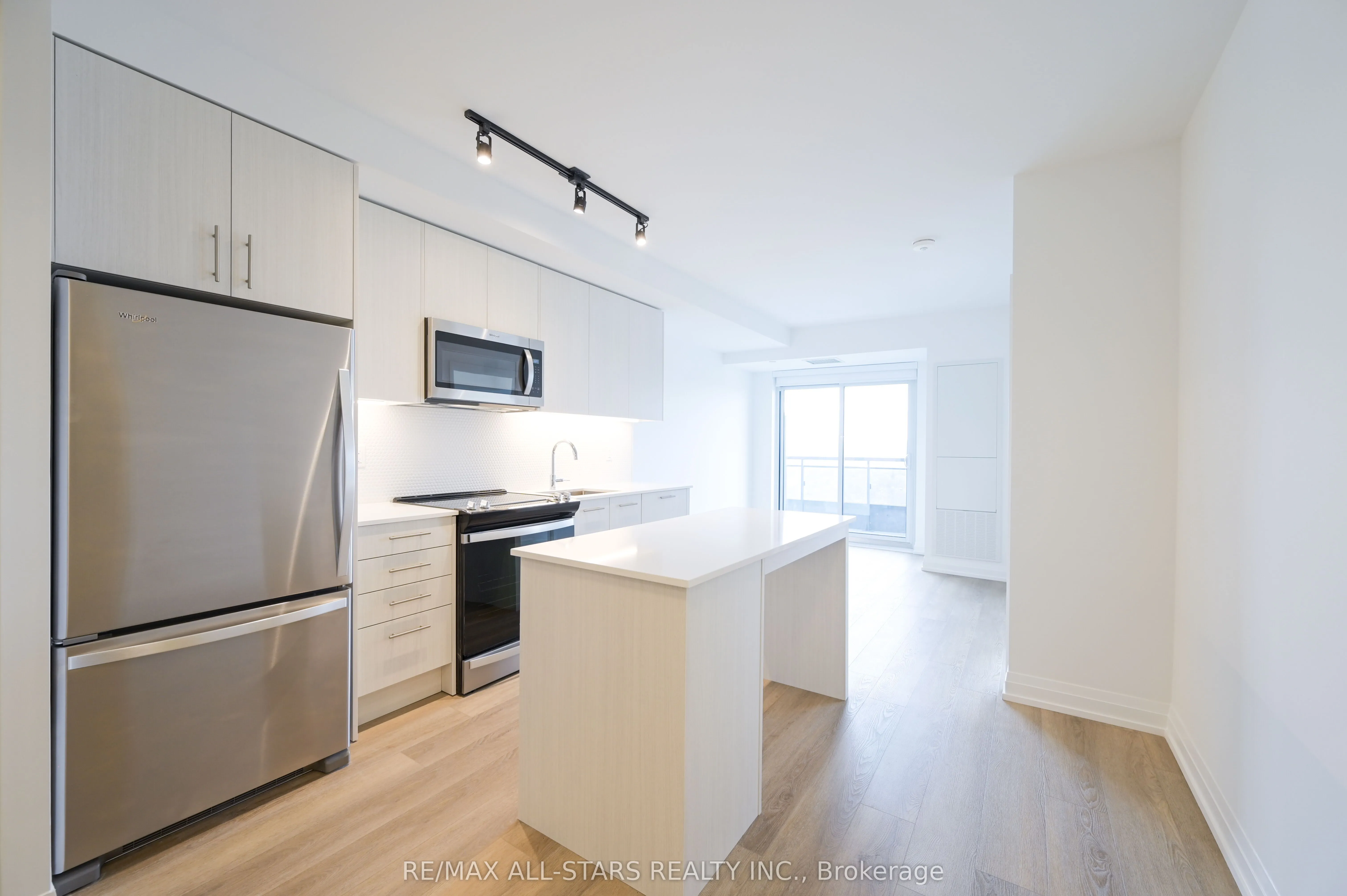 286 Main Street, #2210