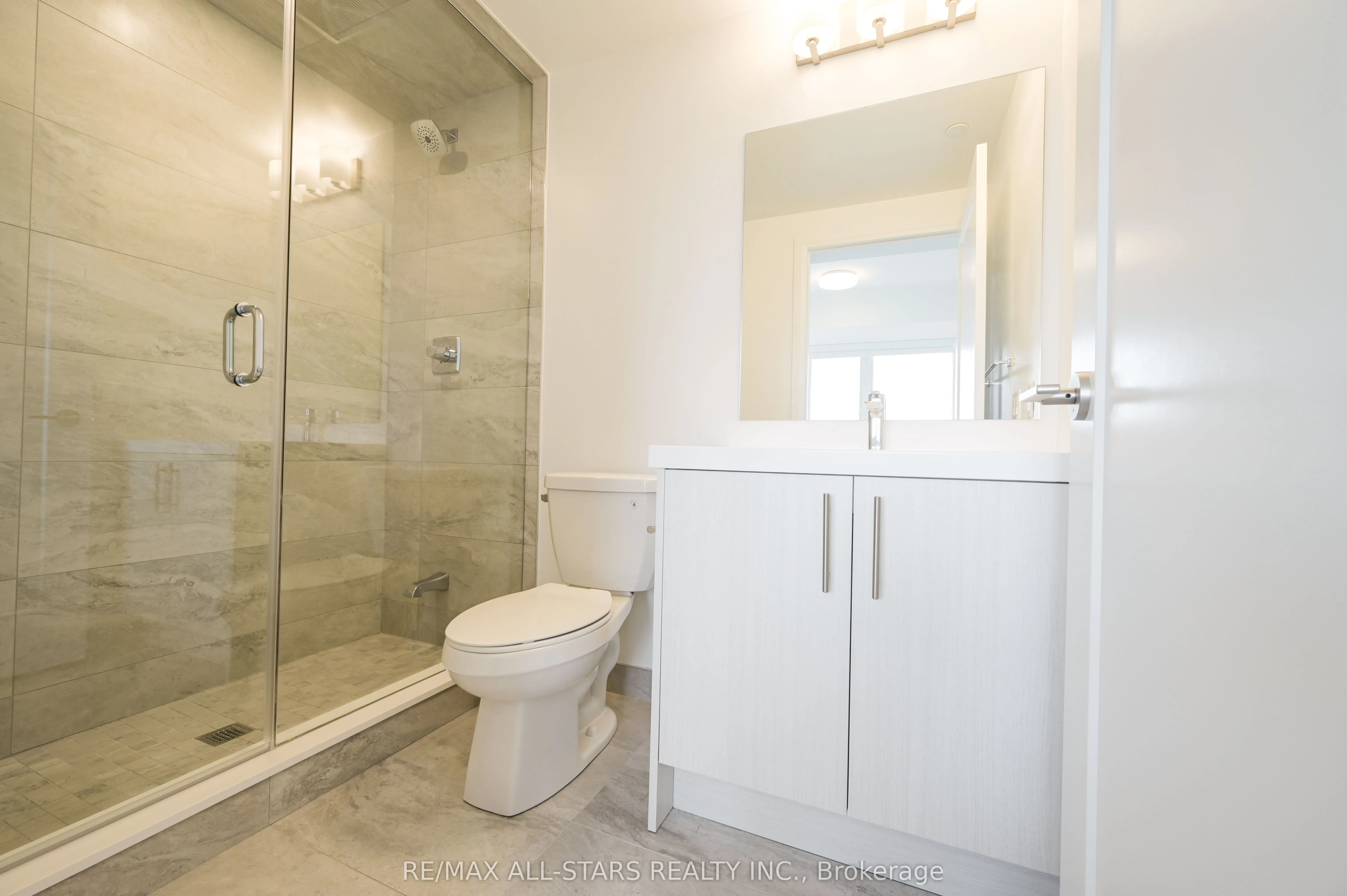 286 Main Street, #2210