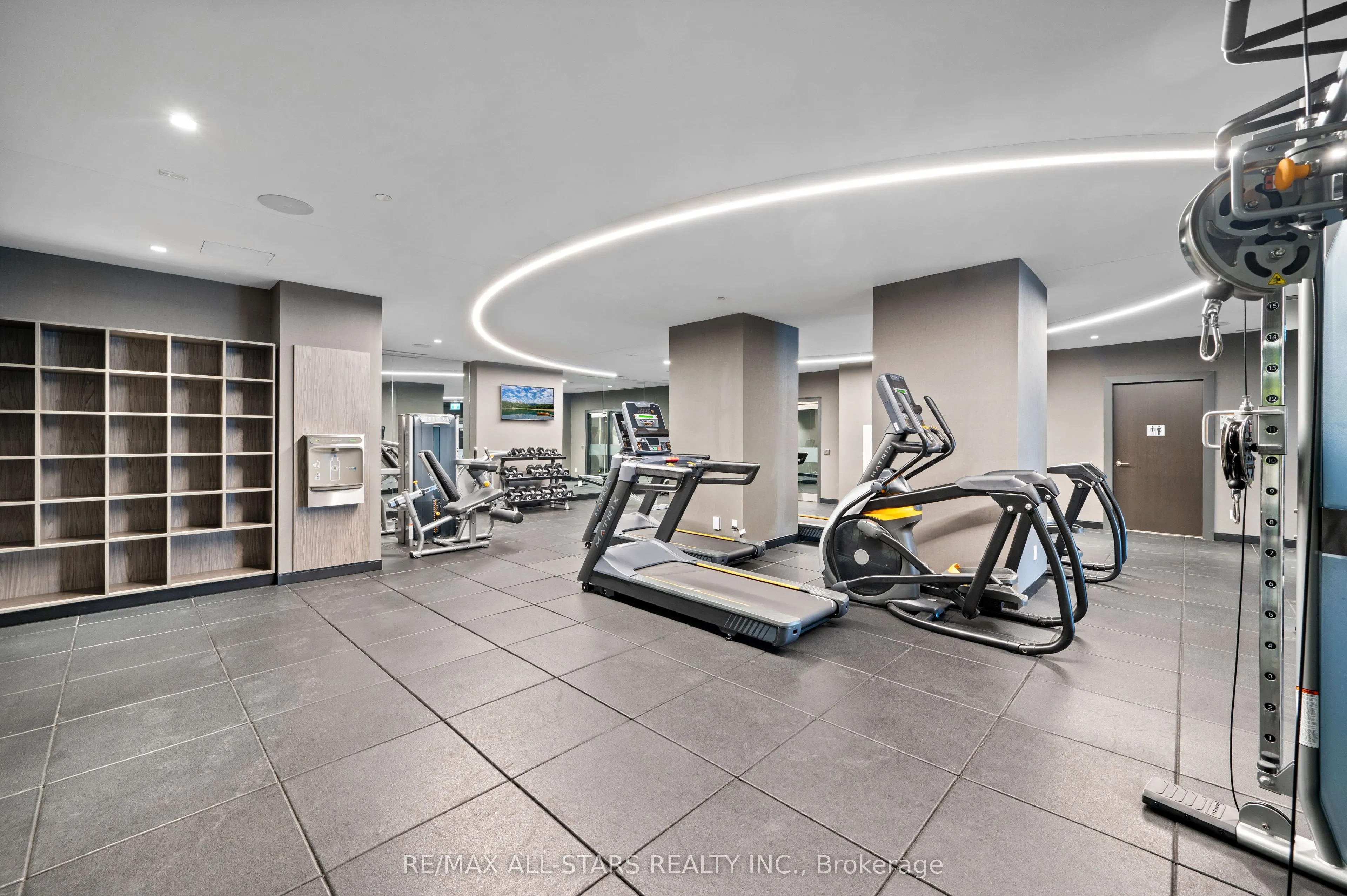 286 Main Street, #2210