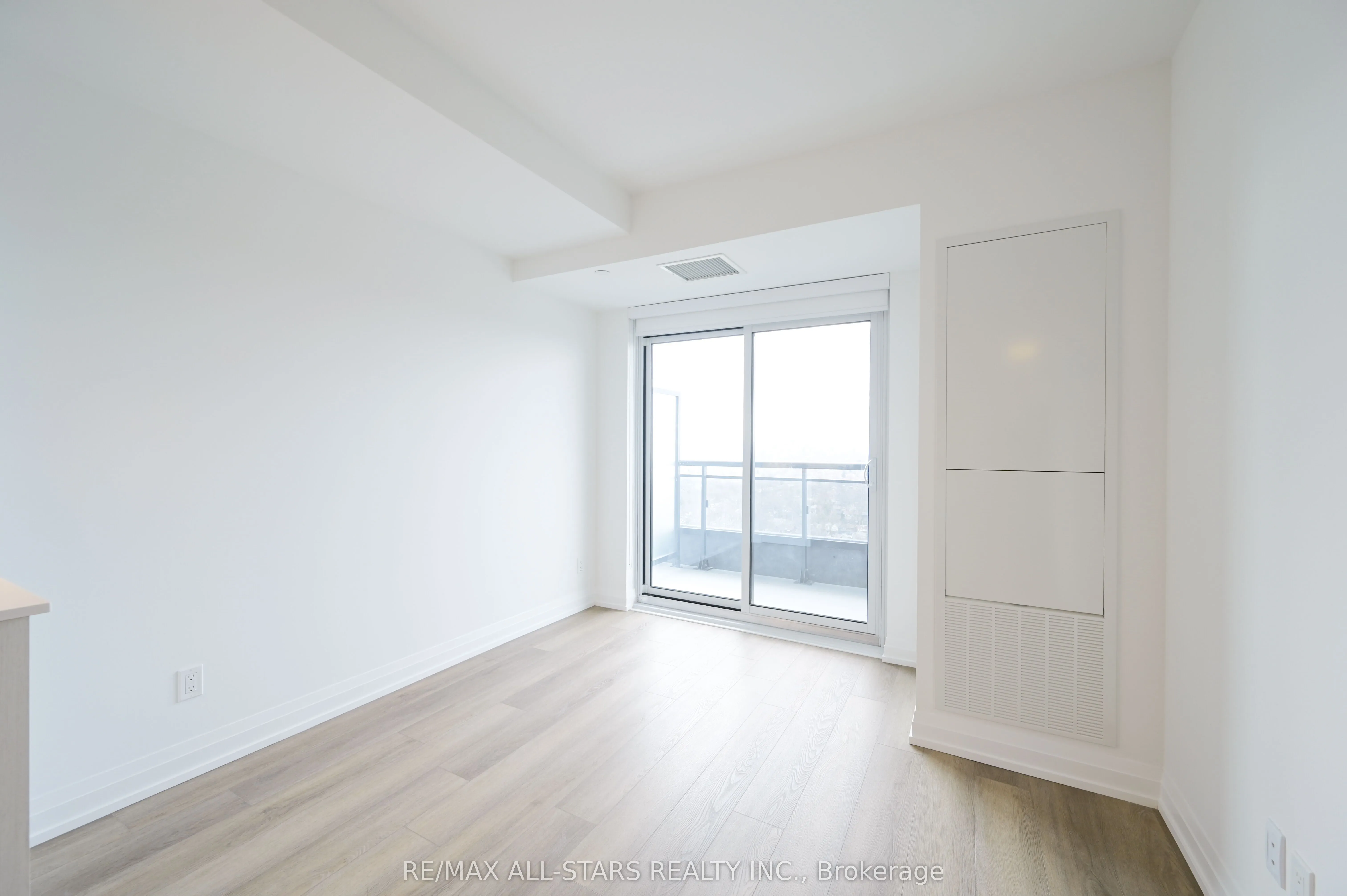 286 Main Street, #2210