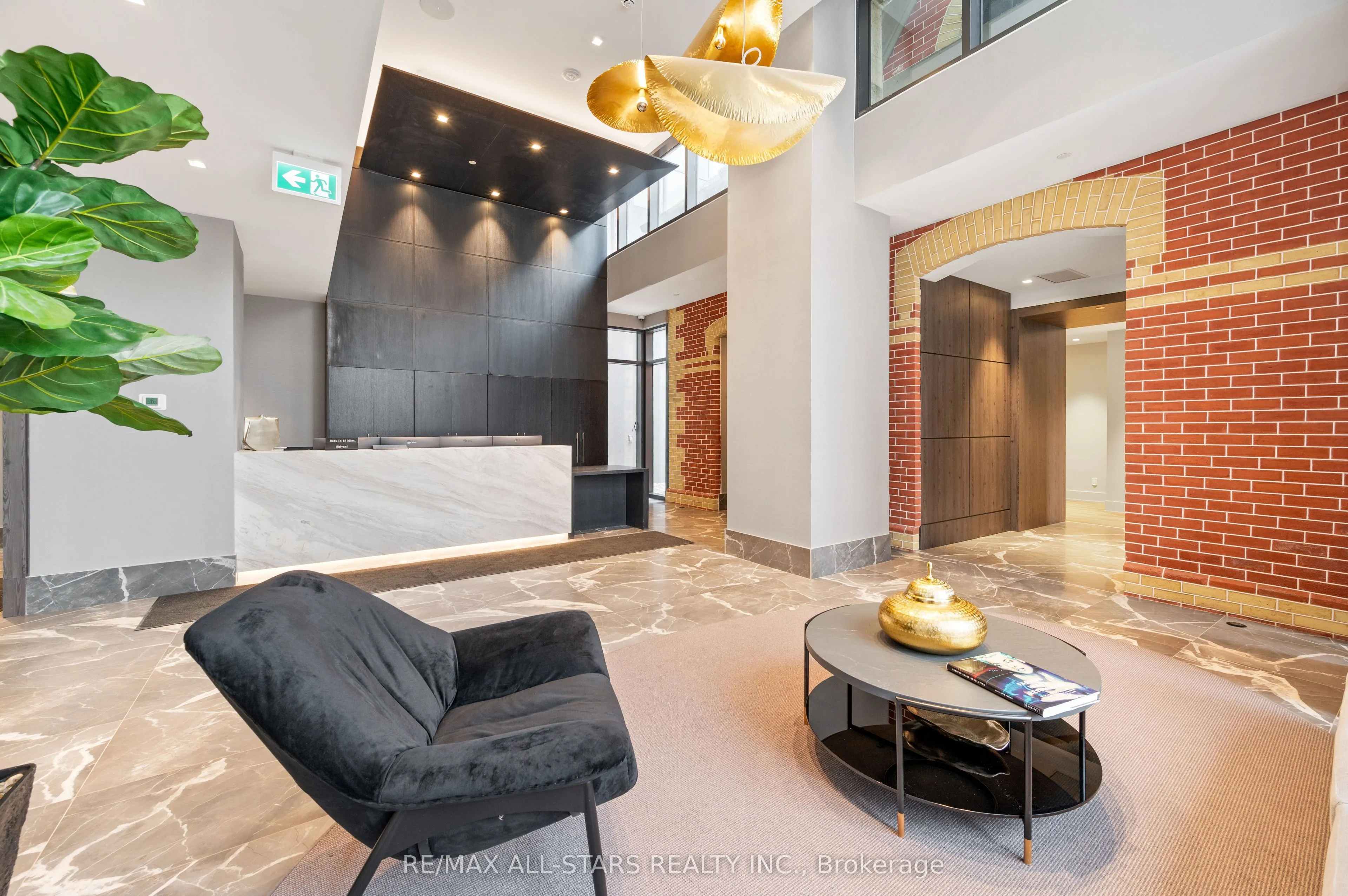 286 Main Street, #2210