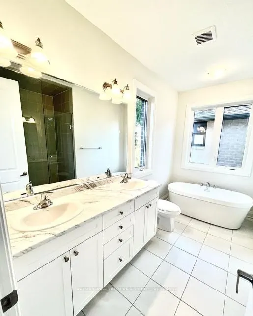 3246 Chimney Swift Crescent